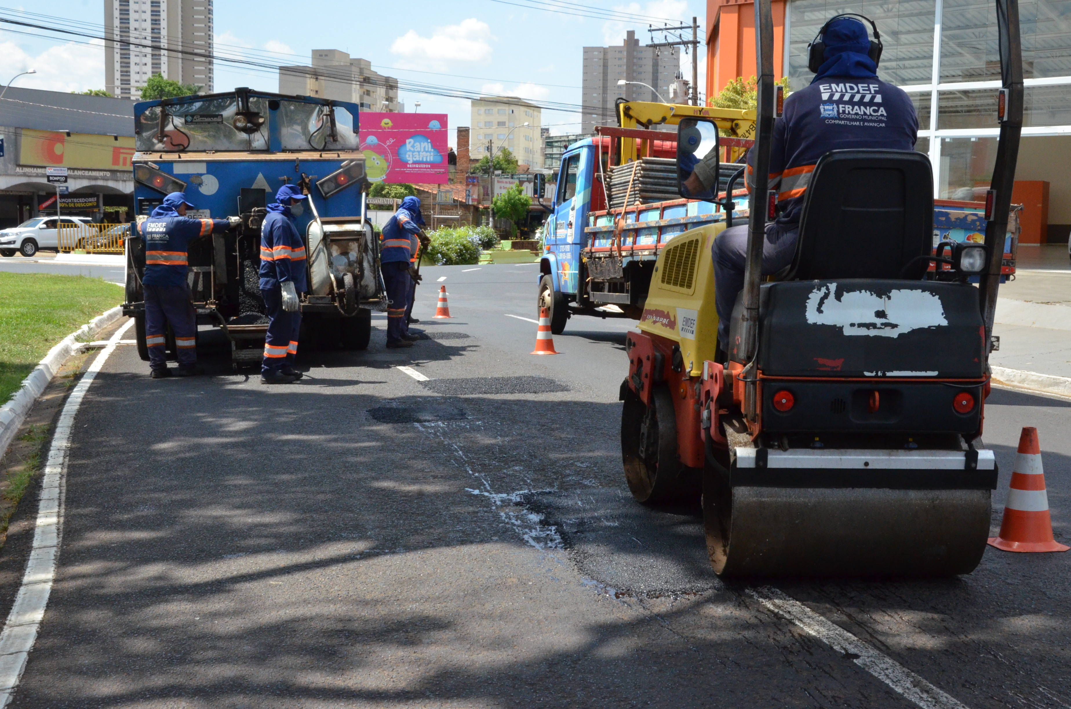 Prefeitura realiza remendos em três regiões diferentes