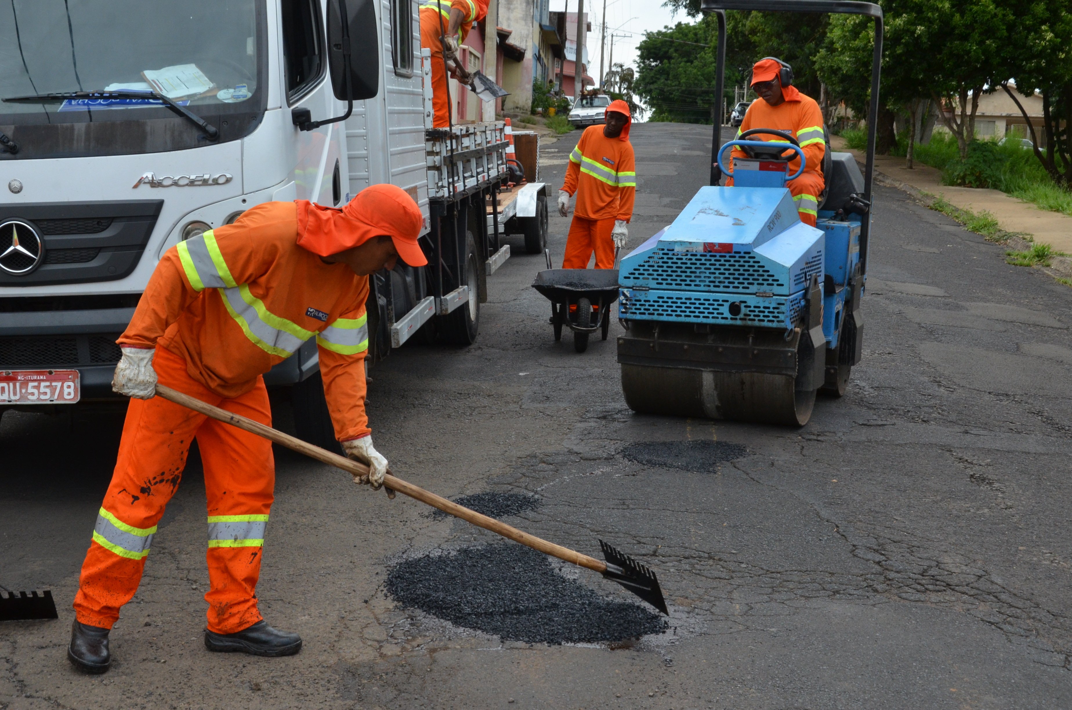 Remendo asfáltico chega ao Tropical