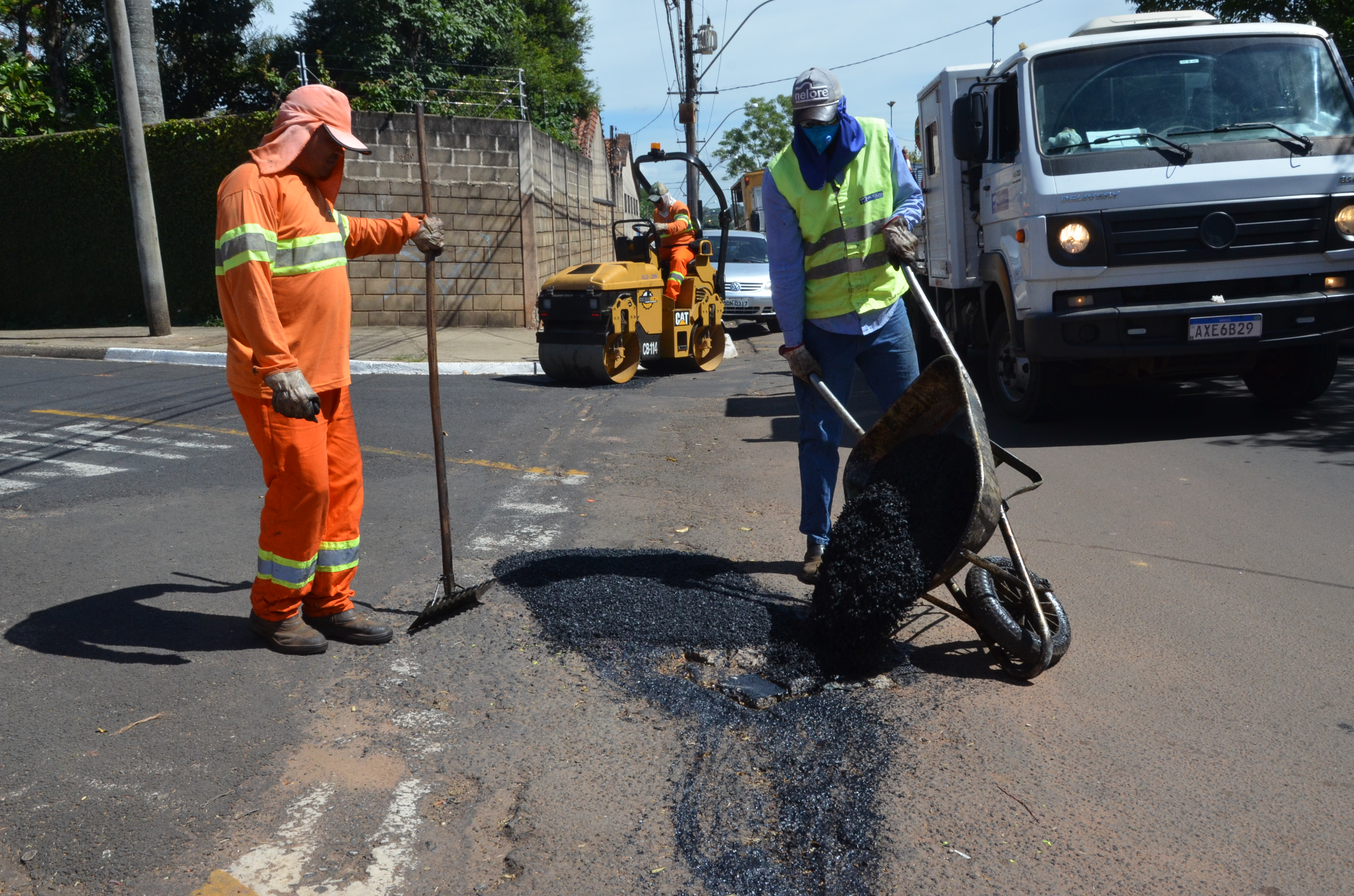 Remendo asfáltico atende todas regiões da cidade