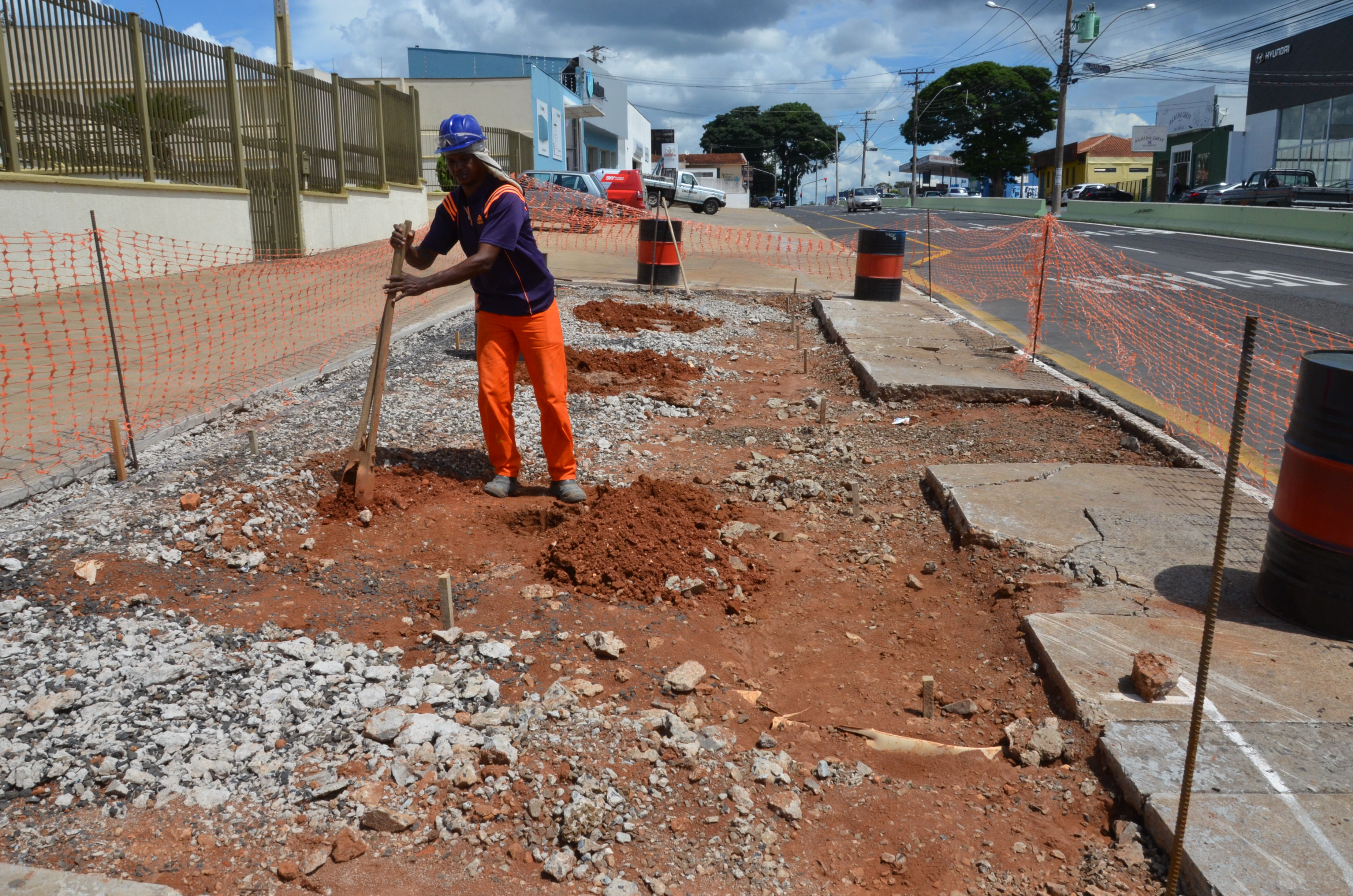 Prefeitura inicia obras do 1º subterminal de ônibus