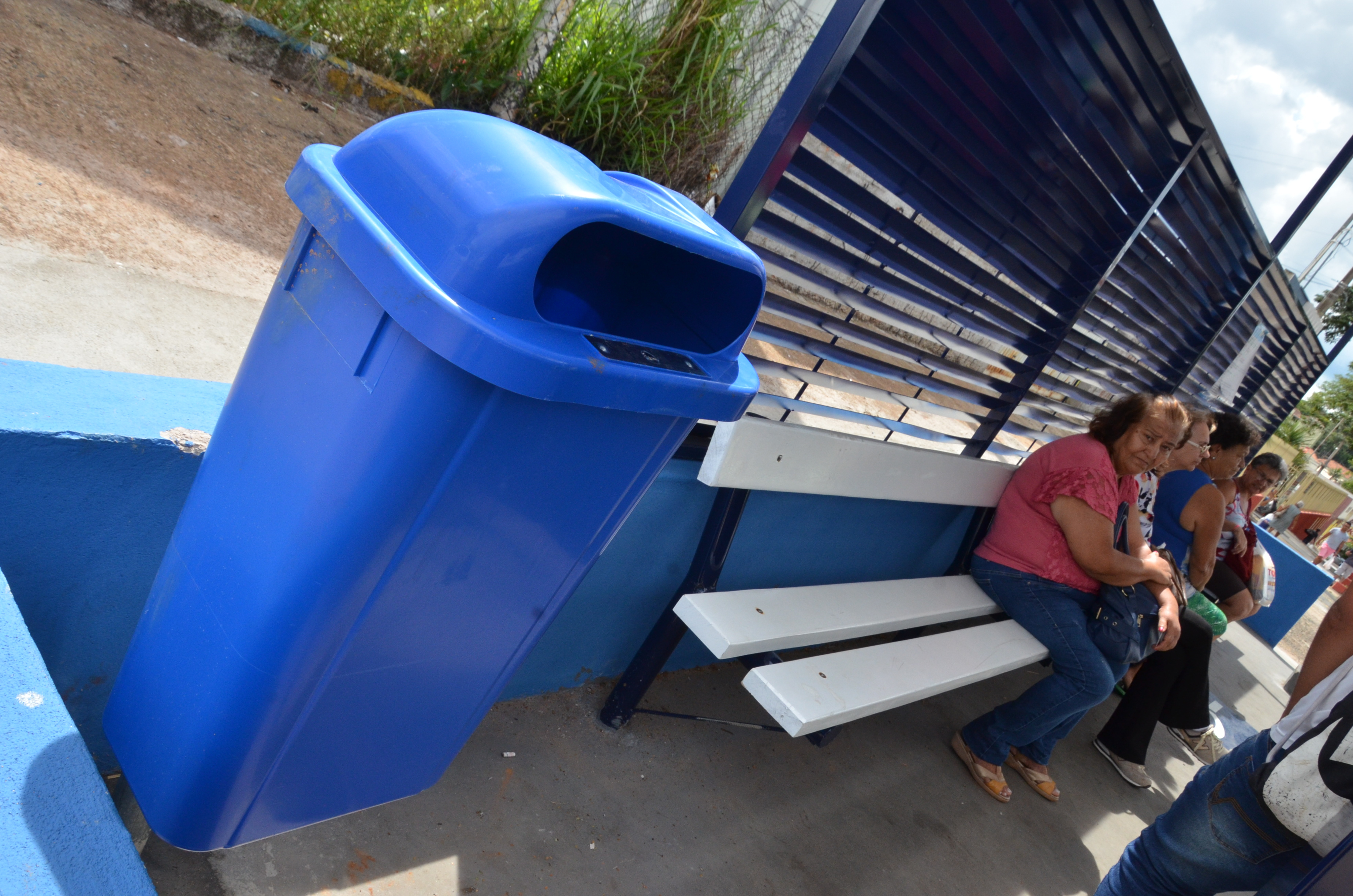 Estação de Integração Sul recebe lixeiras