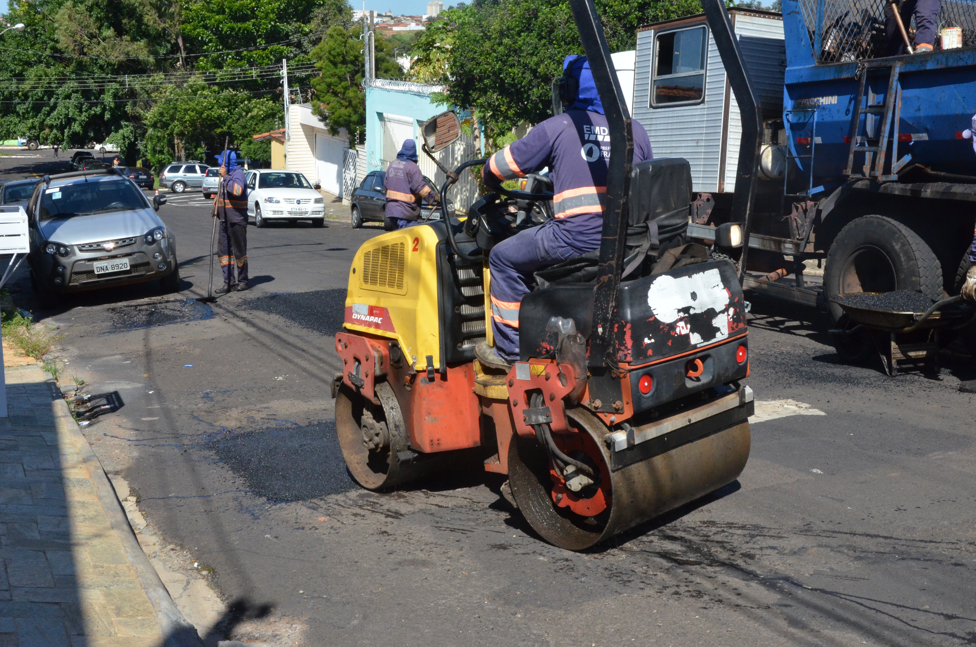 Remendo asfáltico é intensificado pela Prefeitura