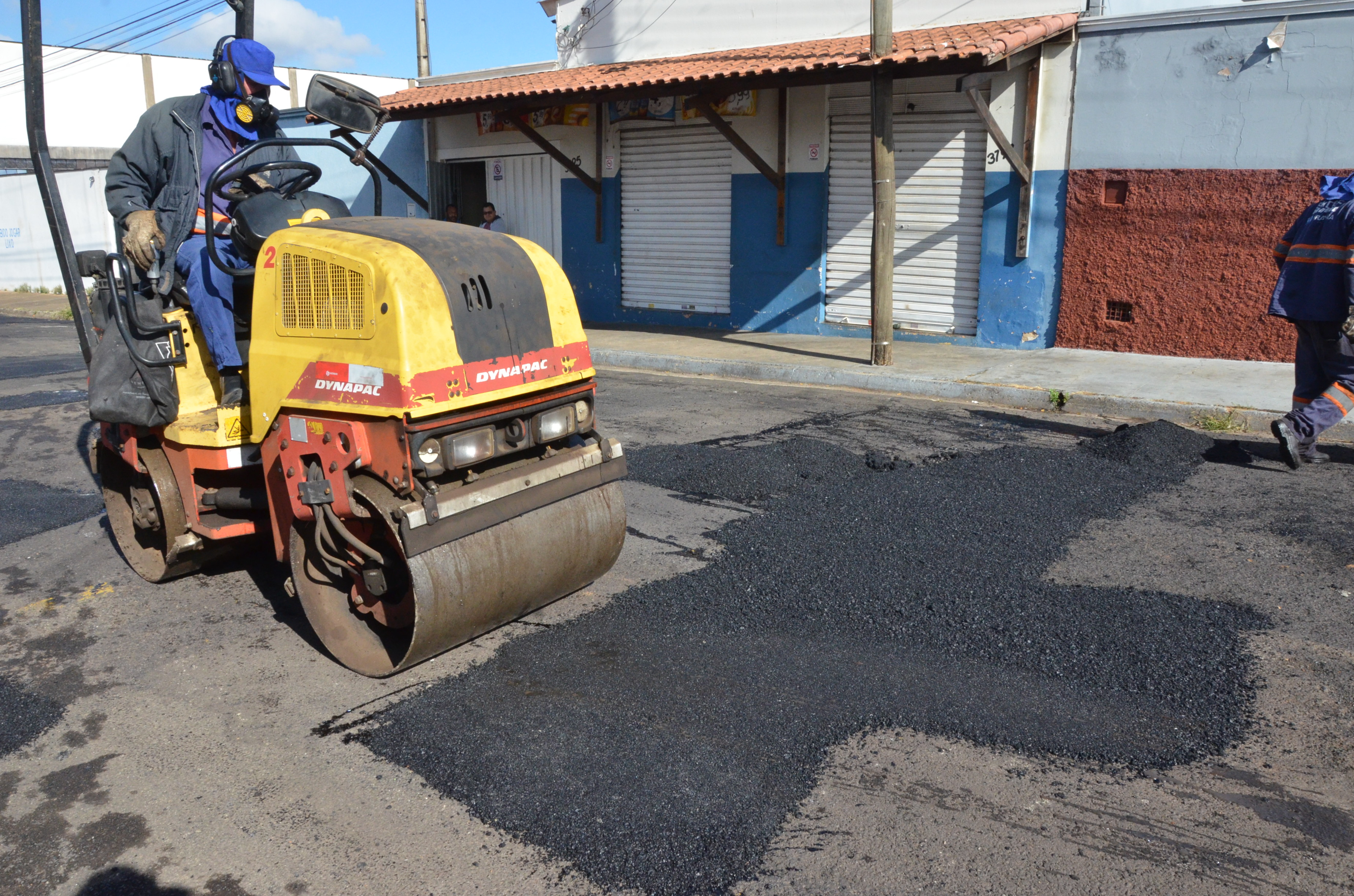 Prefeitura segue com o recapeamento asfáltico