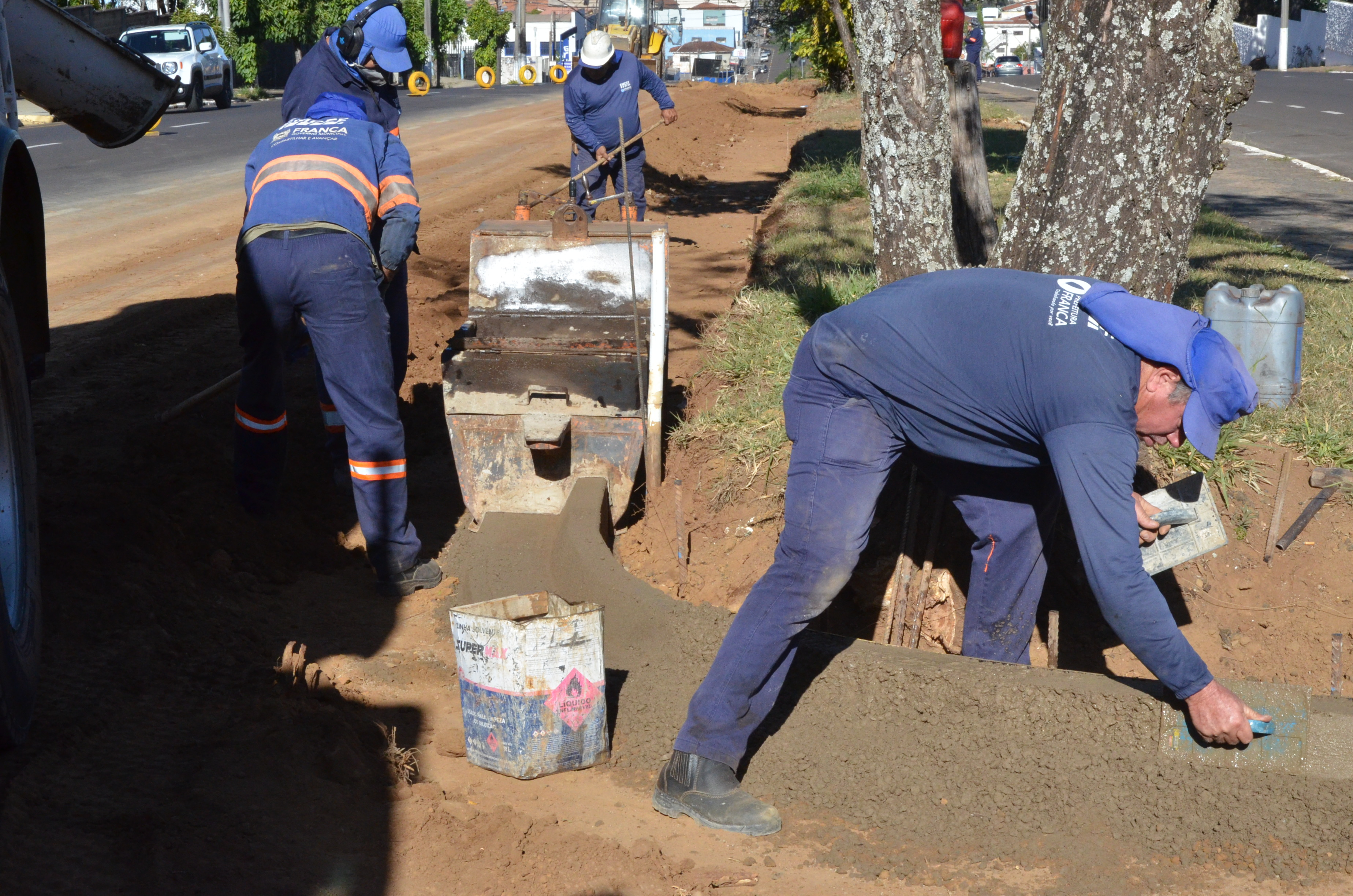 OBRAS NA AV. PRESIDENTE VARGAS