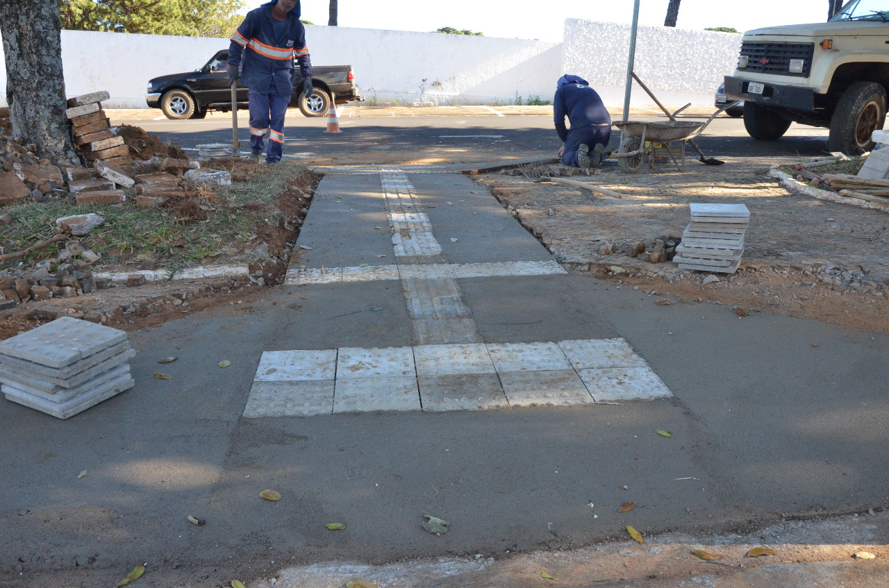 Cruzamento da Av. Presidente Vargas com Av. Dom Pedro I