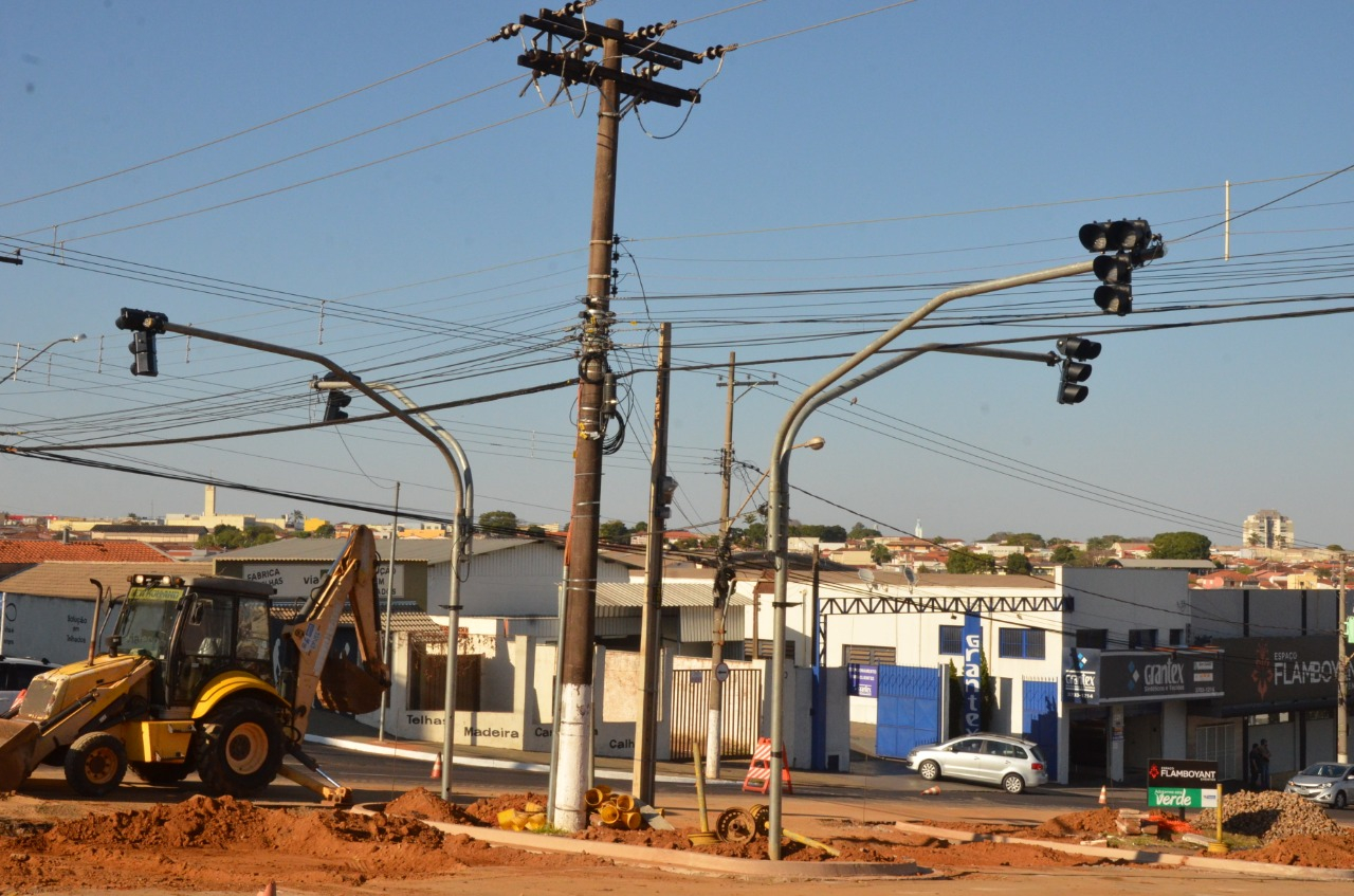 Cruzamento da Presidente Vargas é pavimentado