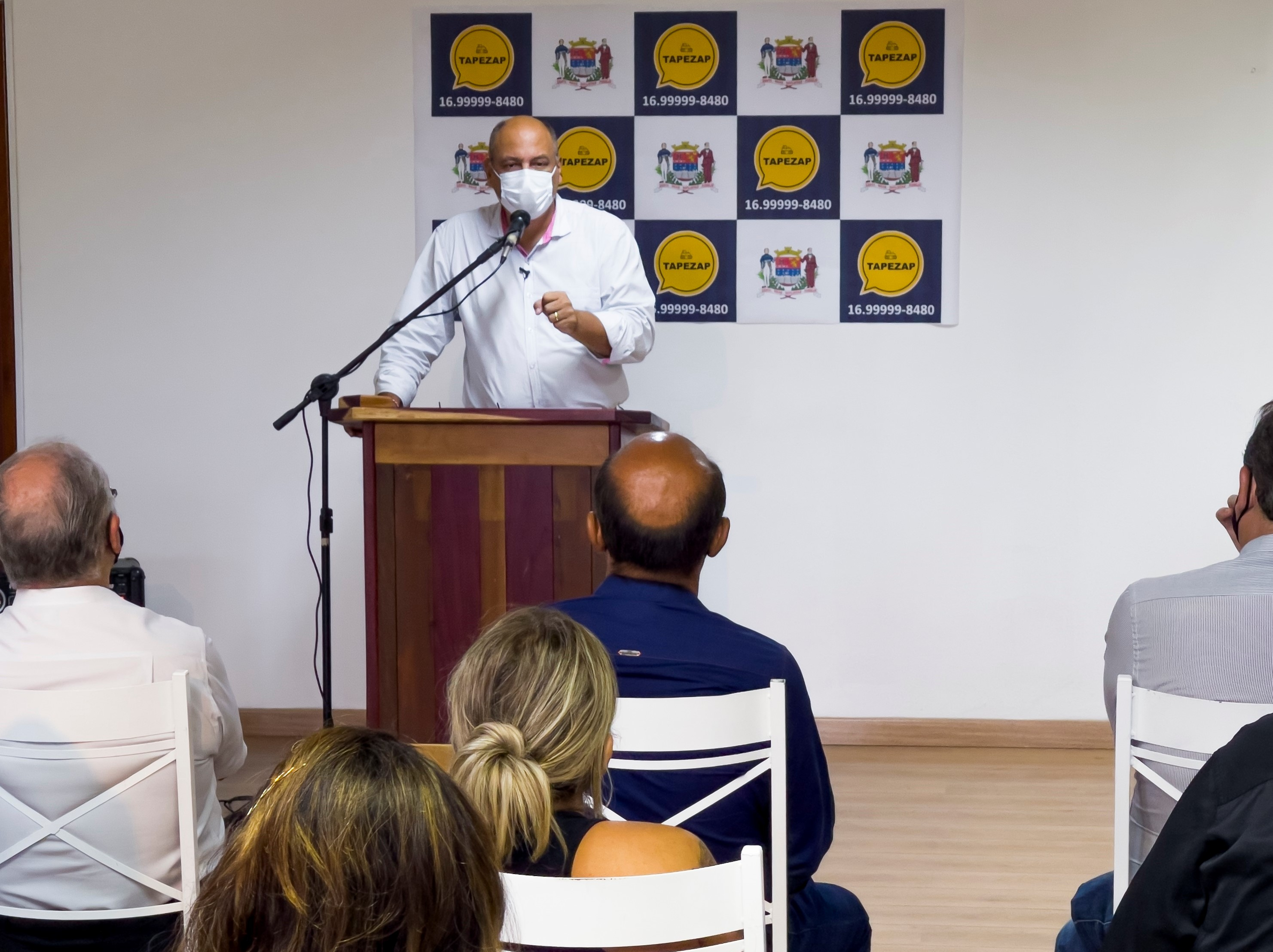 Prefeito lança novo Tape Zap e investe R$ 1 milhão para tapar buracos