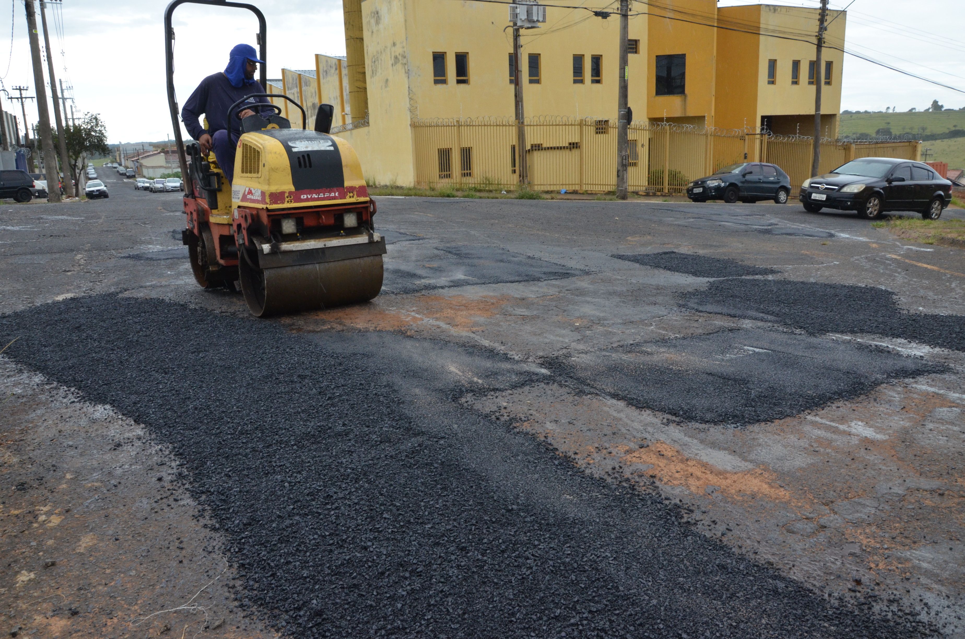Emdef mantém 7 equipes de tapa buracos nas ruas