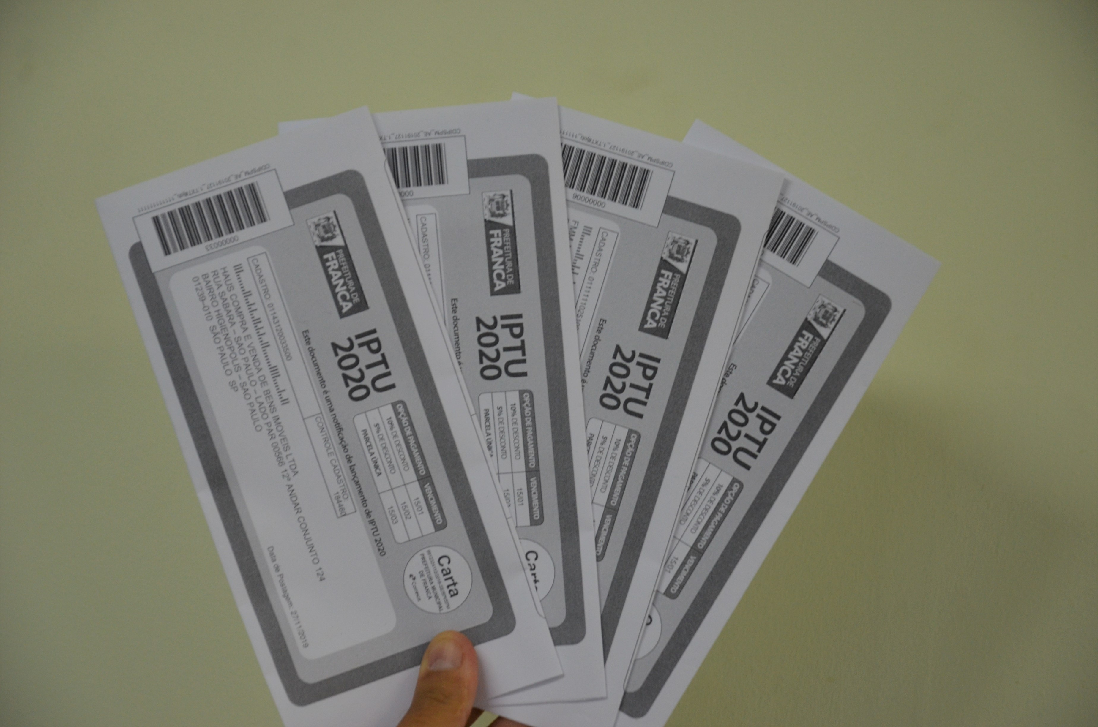 Carnês do IPTU continuam sendo distribuídos