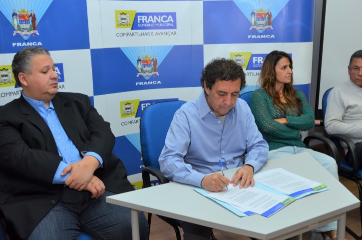 Prefeitura anuncia novos investimentos em construções