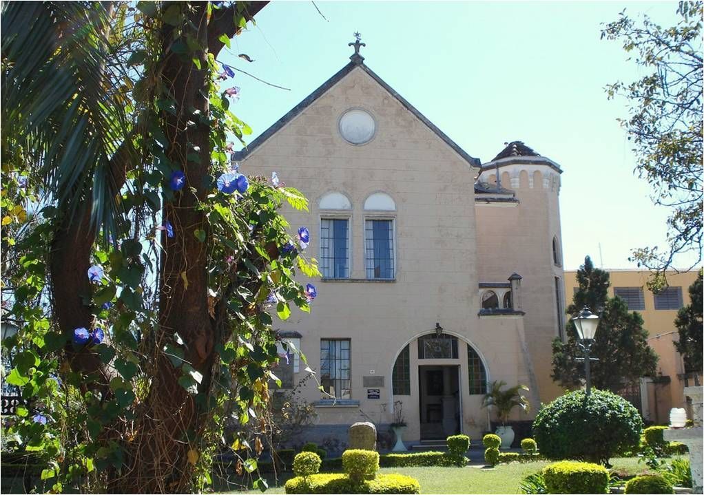 Sai a troca do telhado do Museu