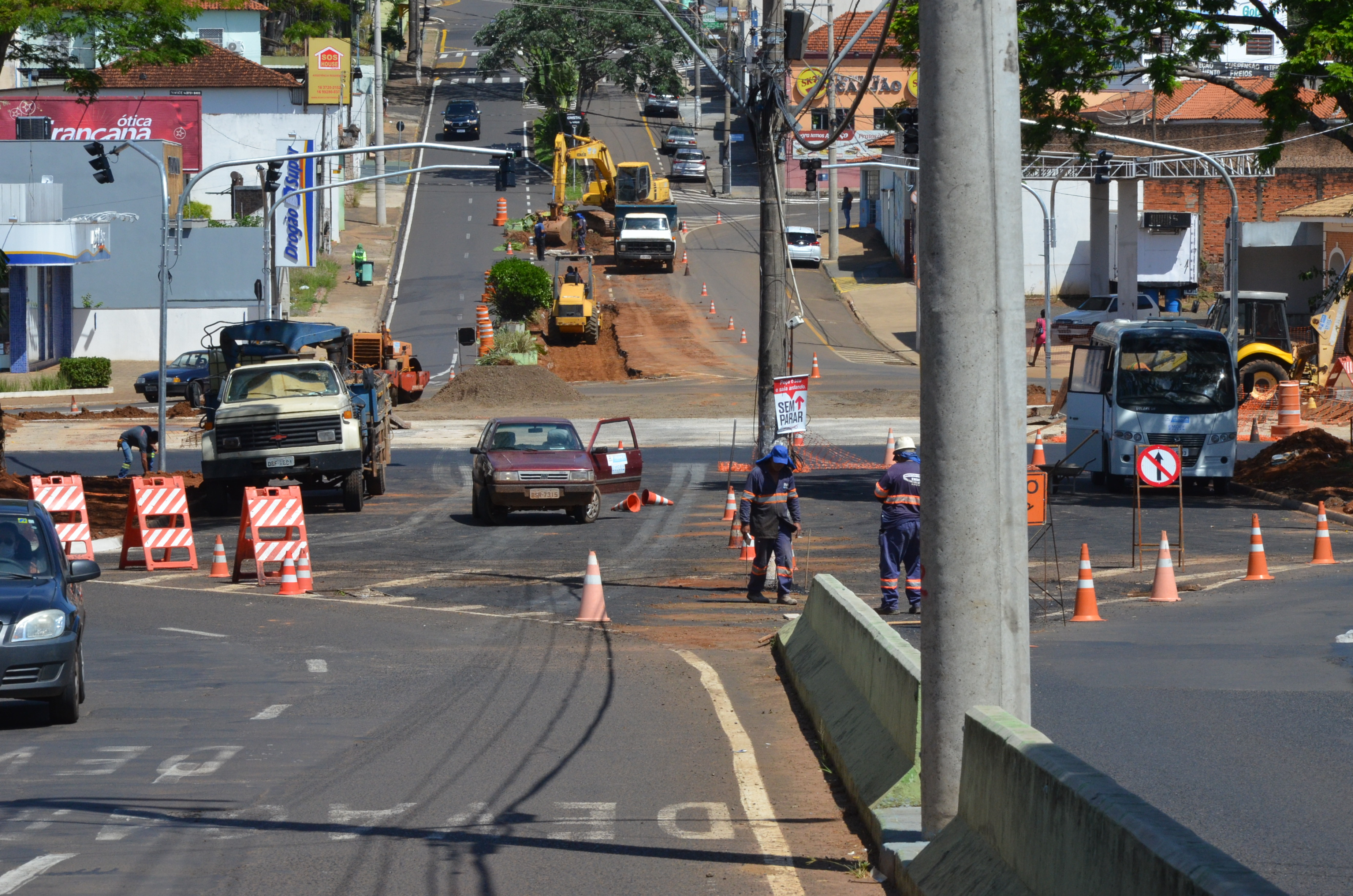 Obras na Champagnat seguem no fim de semana