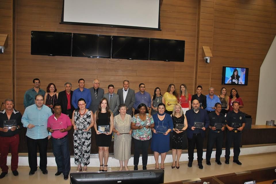 Servidores homenageados na Câmara