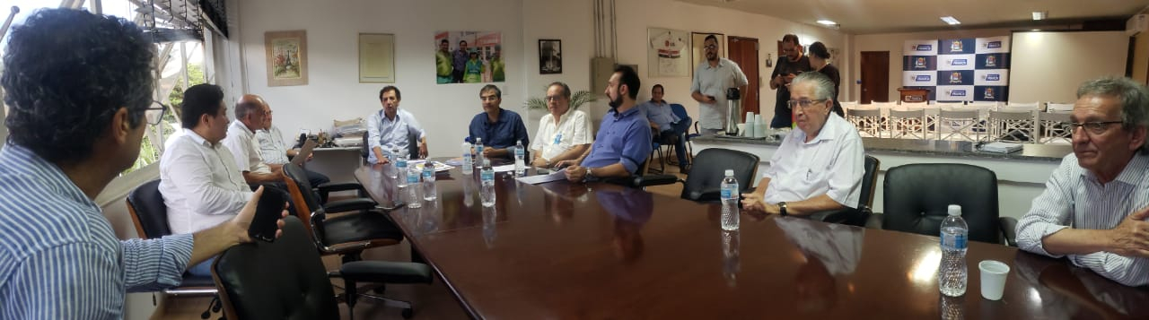 Prefeitura se reúne com Acif, Unimed e comerciários