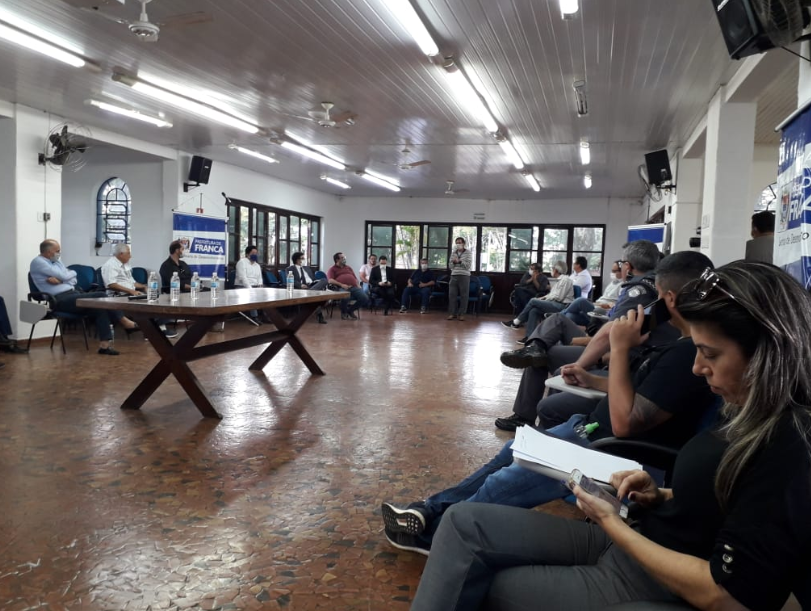 Reunião avança sobre possível retomada das atividades