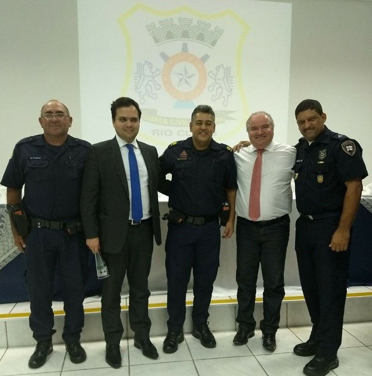 Guarda Civil recebe homenagem