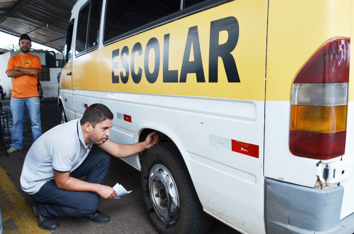Prazo limite para renovar alvarás do transporte escolar