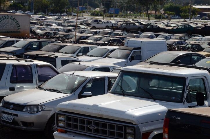 Leilão de veículos no Pátio Modelo