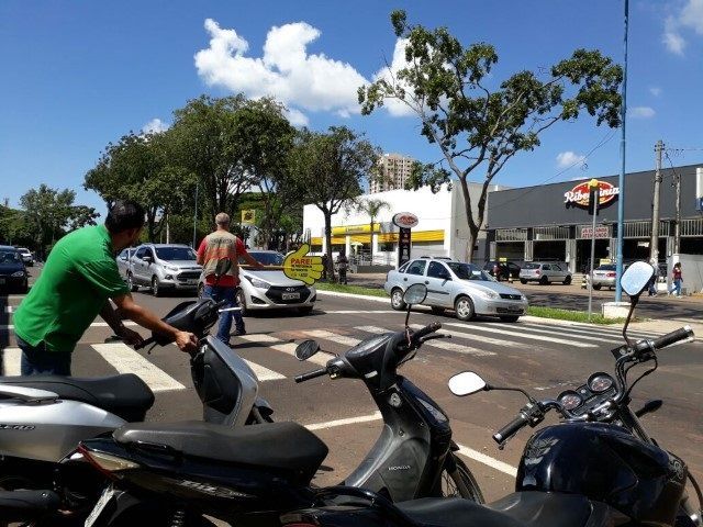 Trânsito inicia campanha para educar motoristas e pedestres