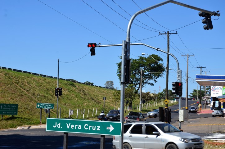Novos semáforos em funcionamento no Vera Cruz