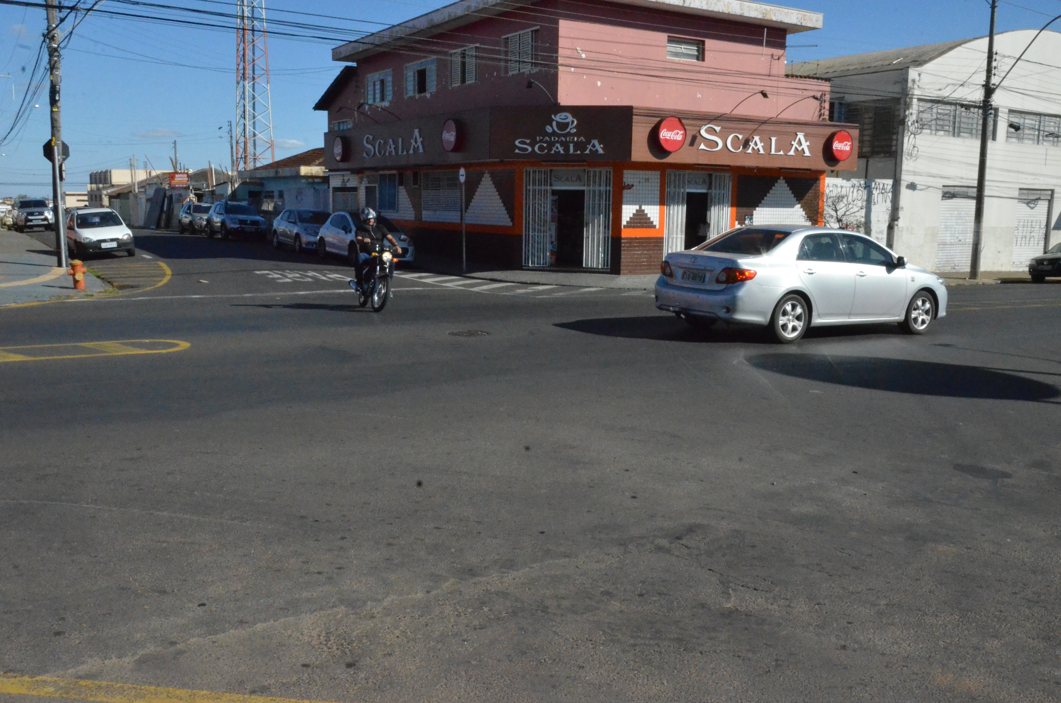 Trânsito inverte sentido único em trecho da rua Amazonas