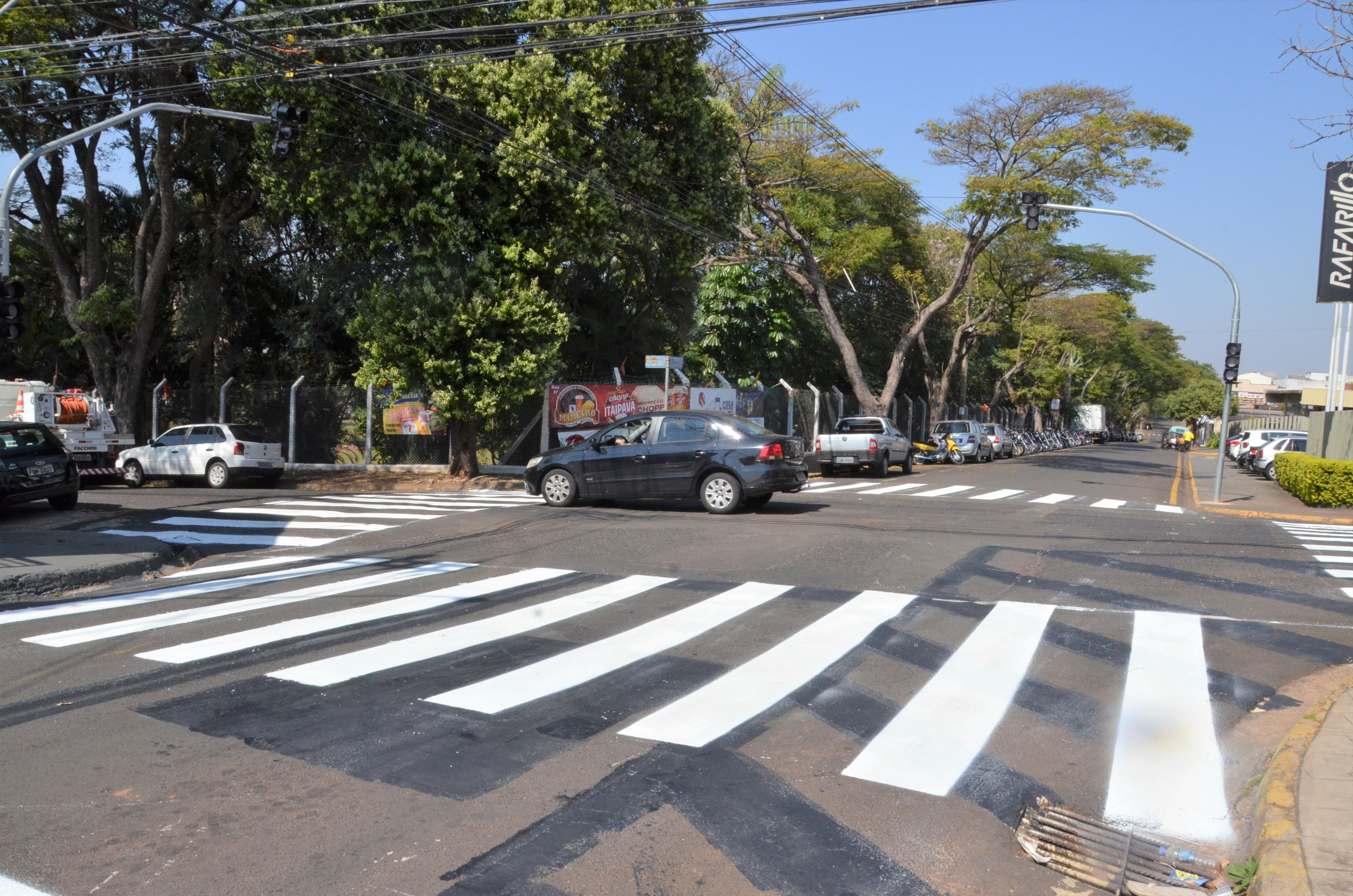 Prefeitura aciona semáforo na Vila Nicácio