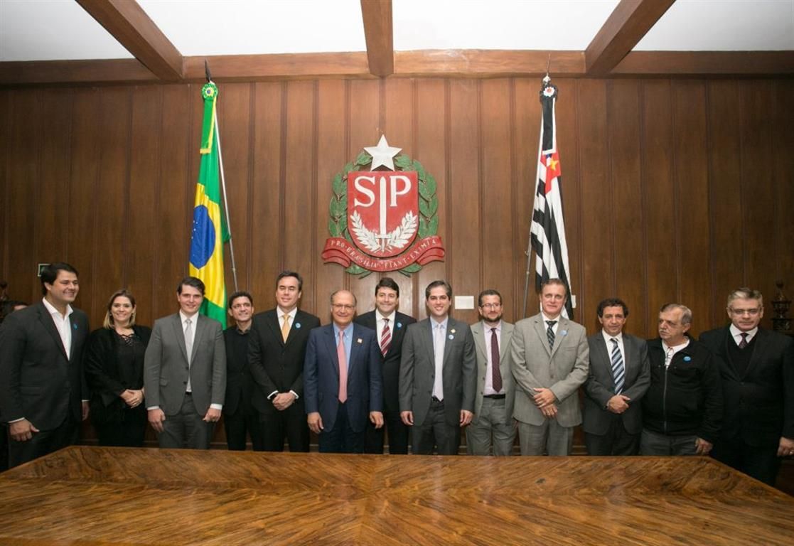 Prefeito Gilson de Souza assina convênio em São Paulo que libera mais de R$ 1,4 milhões para investimento em segurança no trânsito