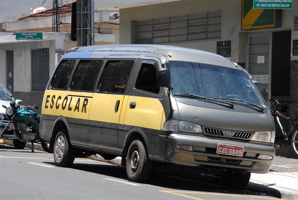 Prefeitura alerta: vans escolares são obrigadas a renovar os alvarás