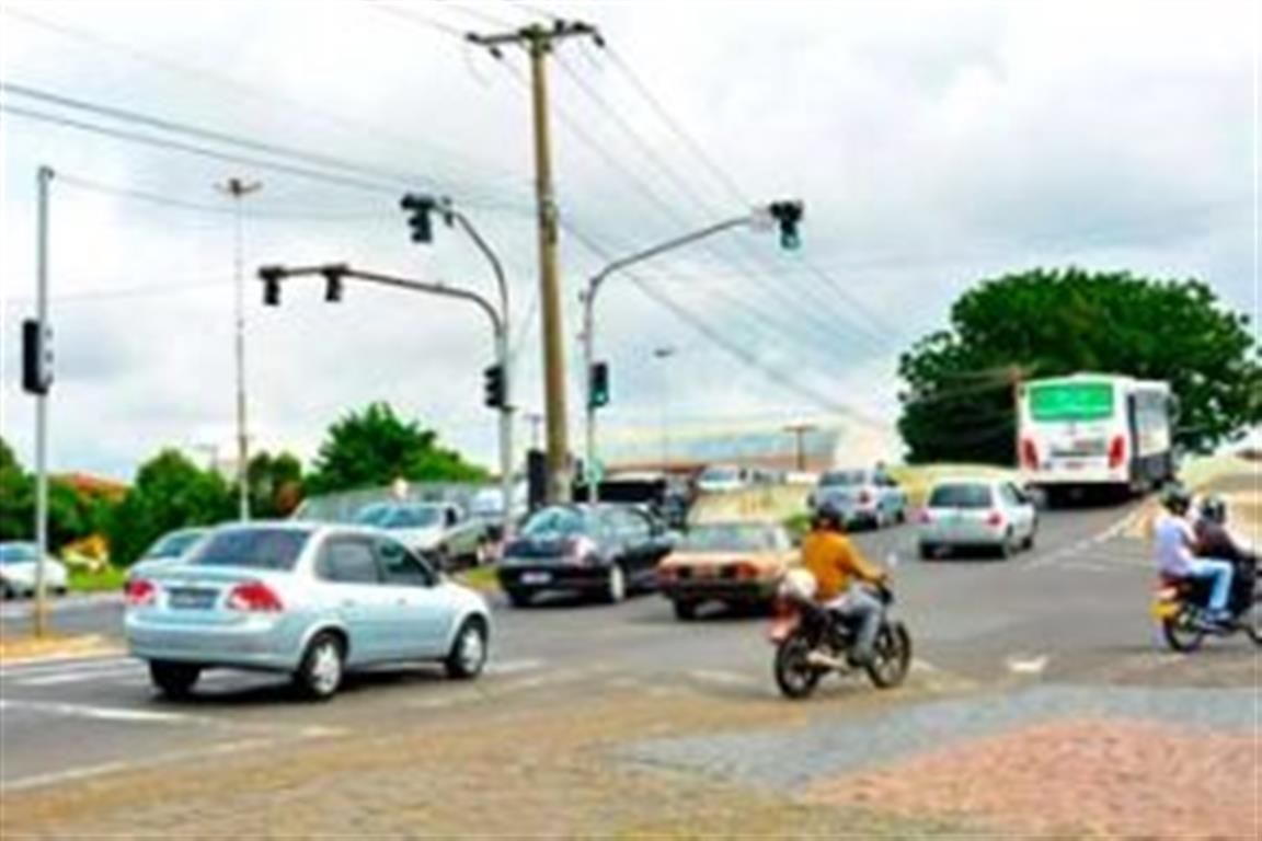 Departamento de Trânsito estuda melhorias no tráfego da Vila São Sebastião
