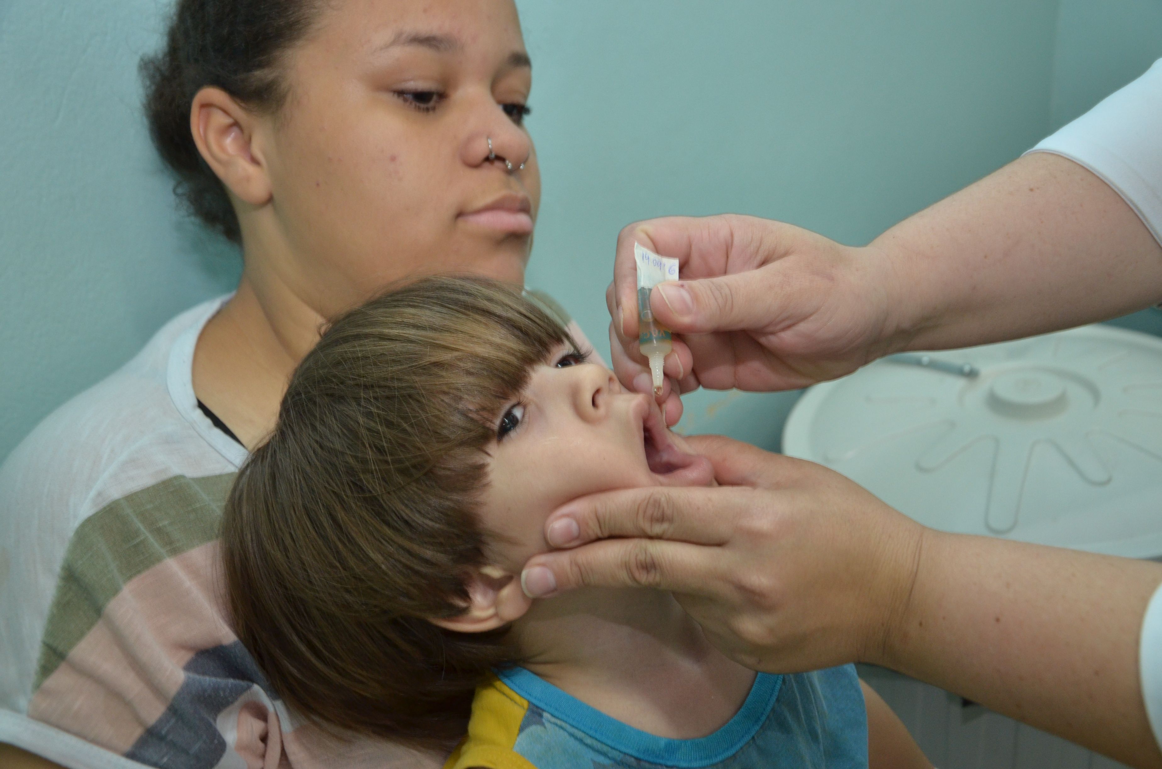 Vacinação contra Pólio e Sarampo segue na rede pública