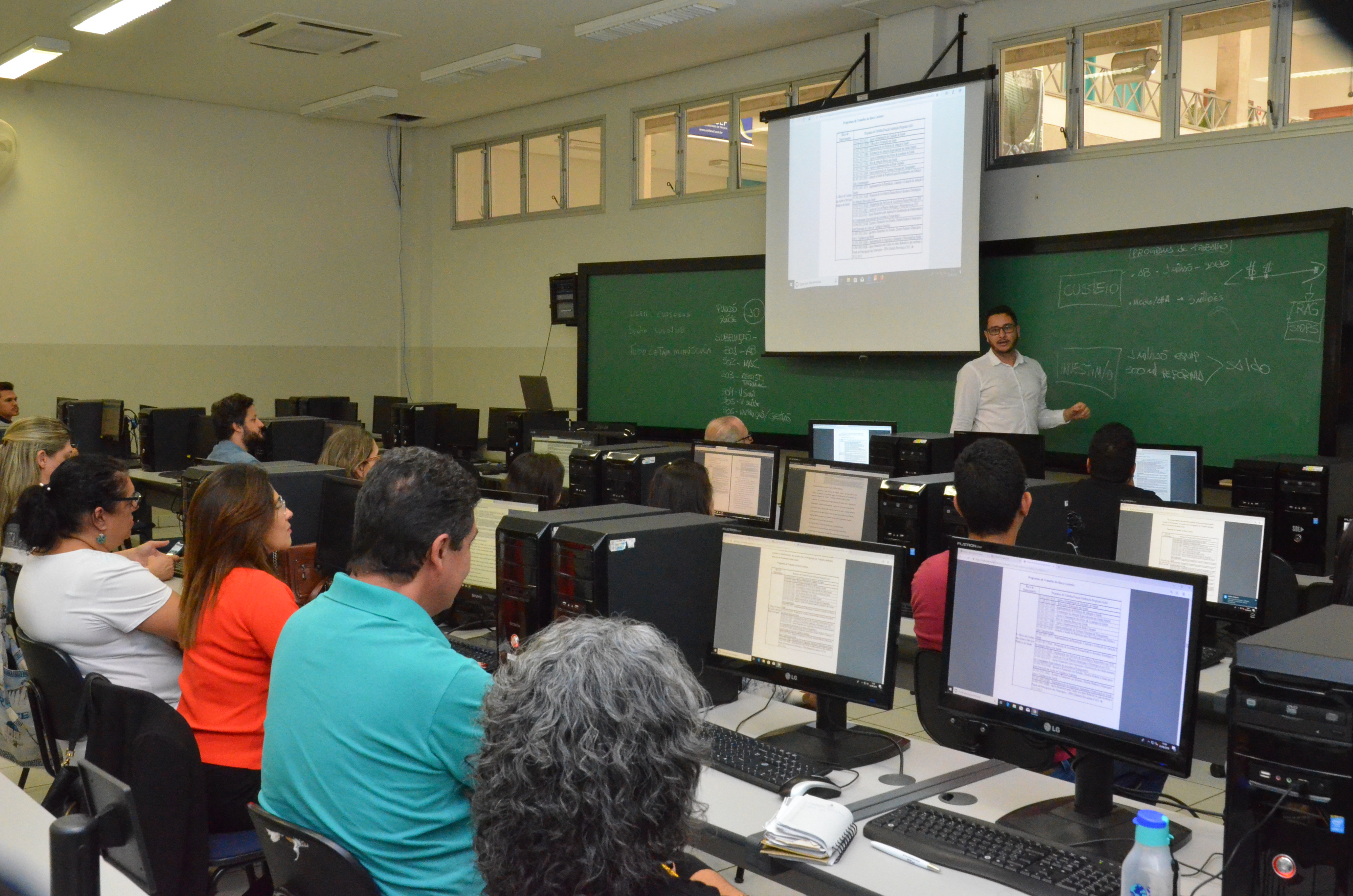 Servidores da saúde fazem capacitação