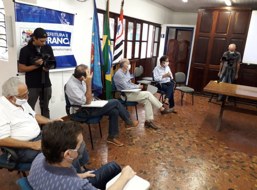 Reunião discute retomada gradual das atividades