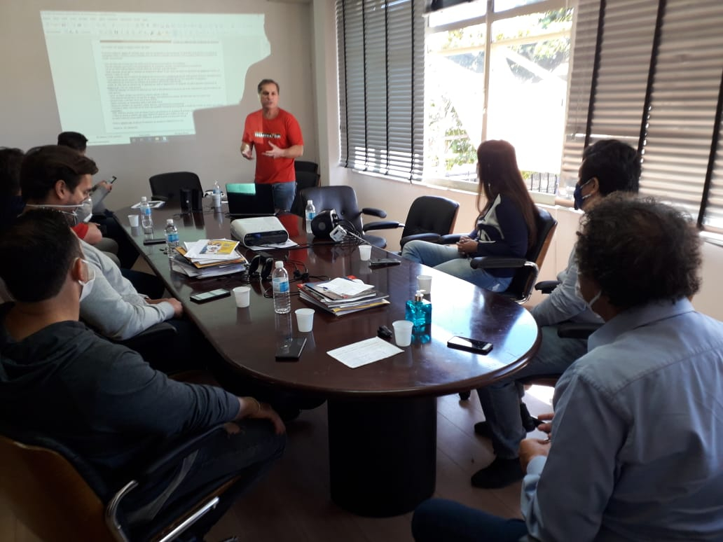 Prefeitura se reúne com donos de academia