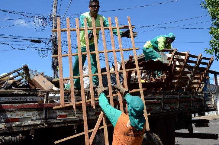 Arrastão recolhe 15 toneladas de inservíveis