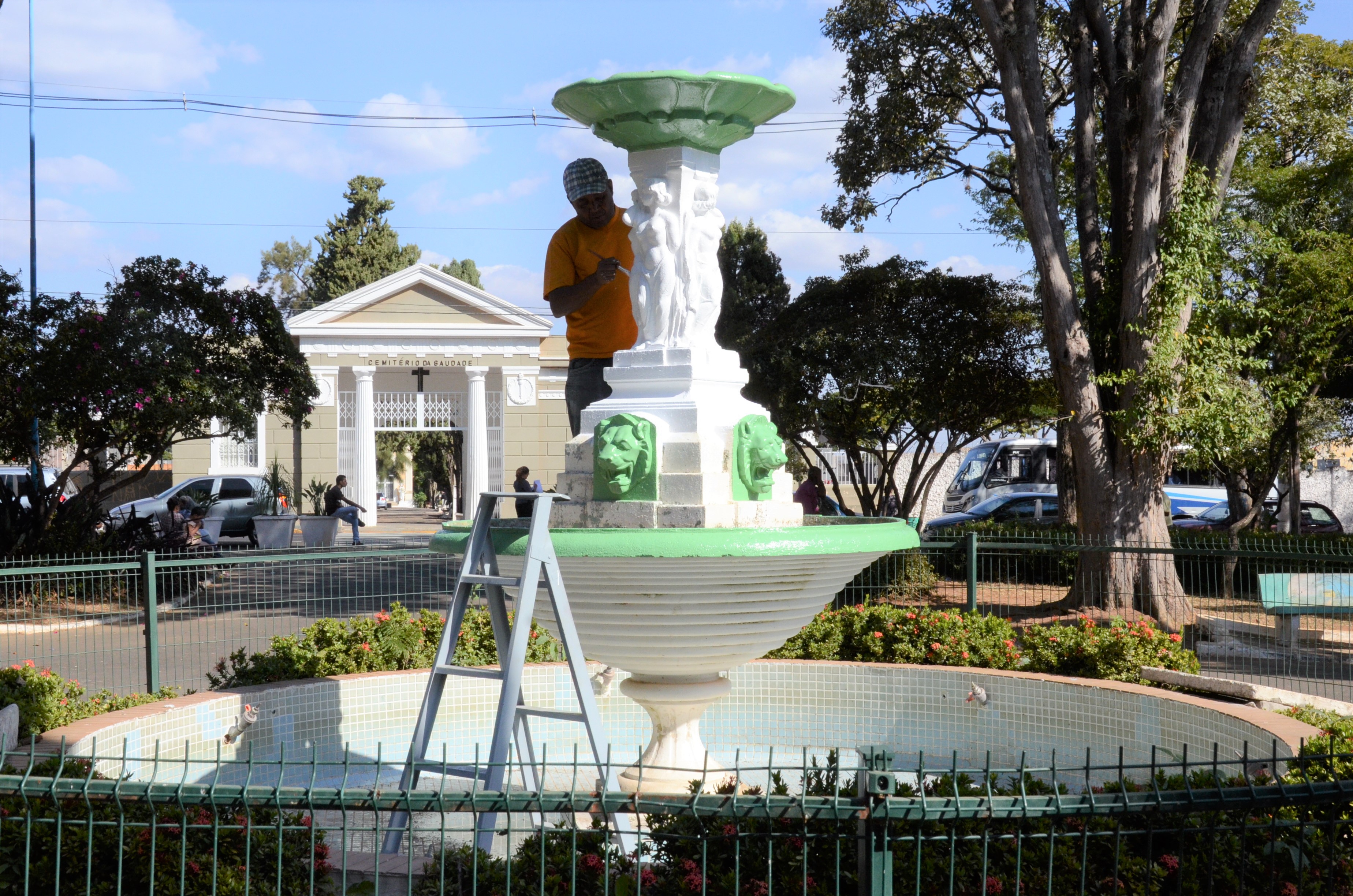 Prefeitura recupera Praça Carlos Pacheco