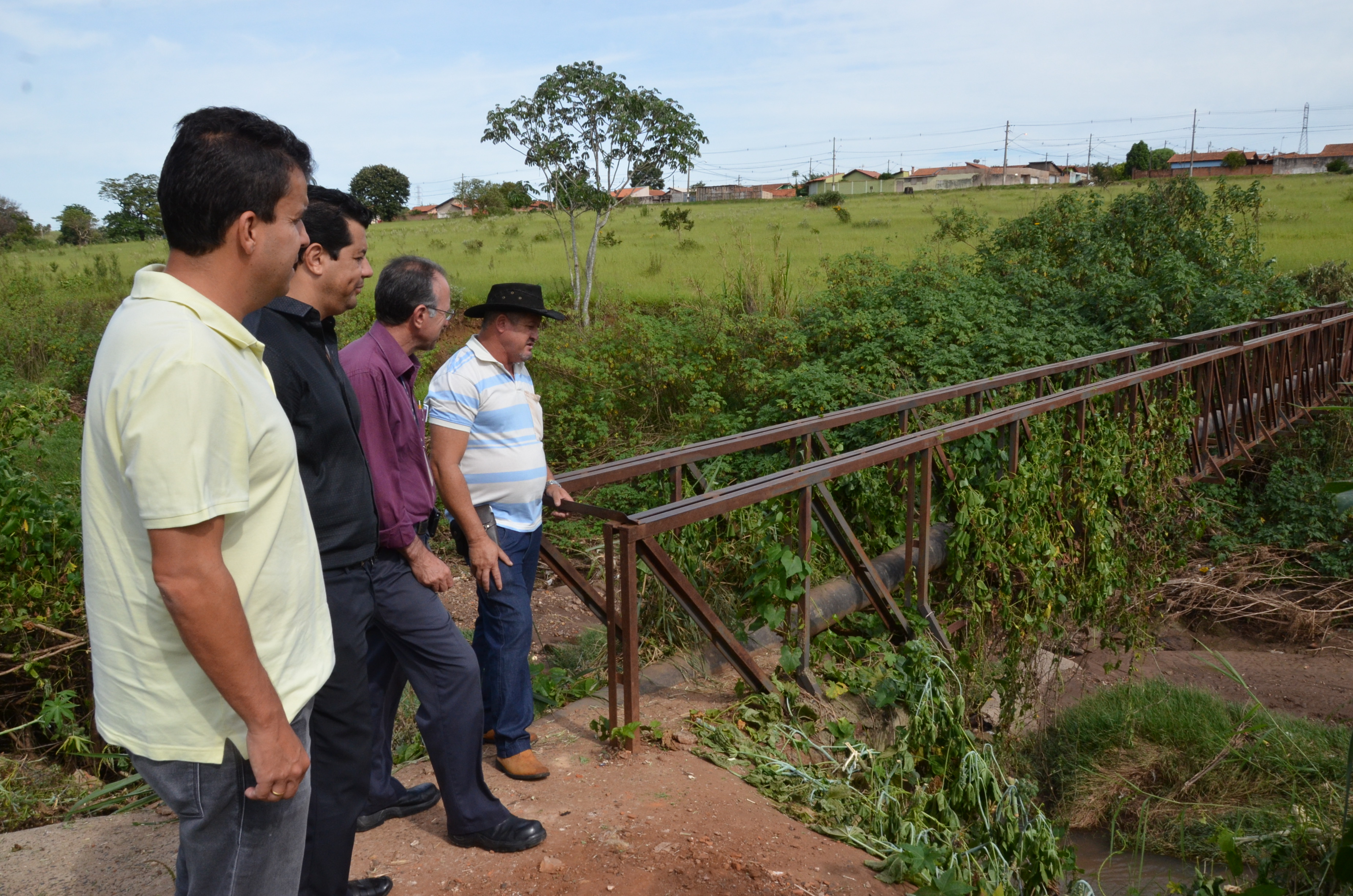 Prefeitura interdita ponte entre Palmeiras e Pulicano