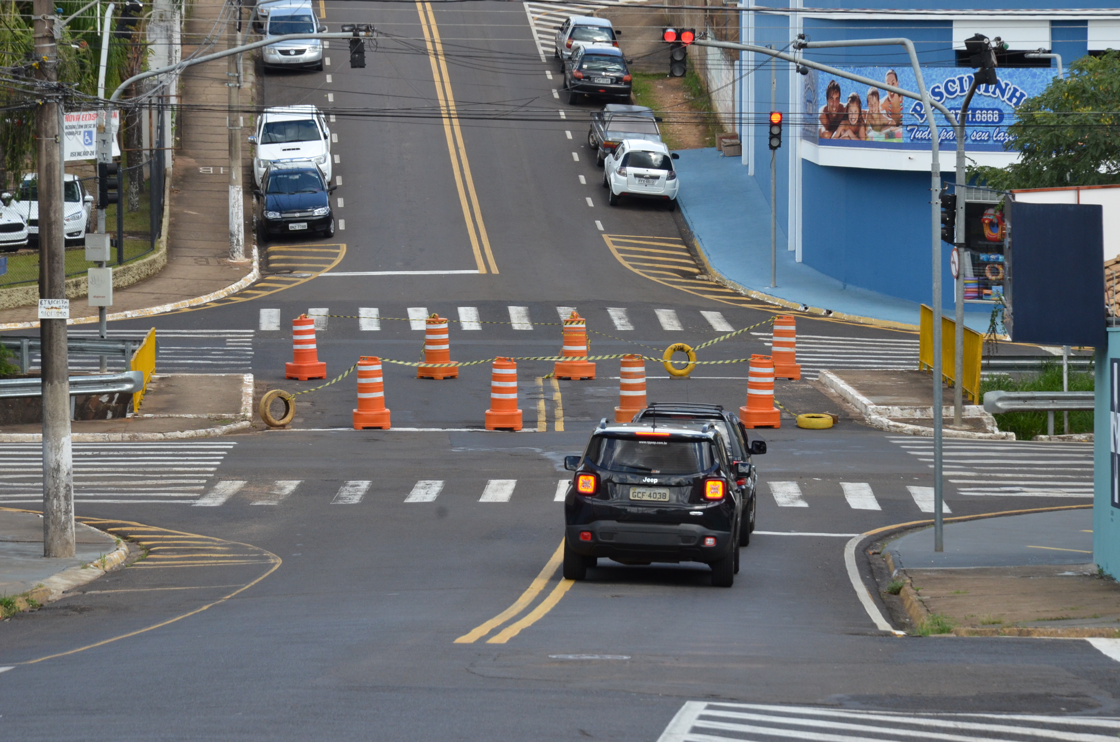 Obras avançam e chegam à ponte na rua Distrito Federal
