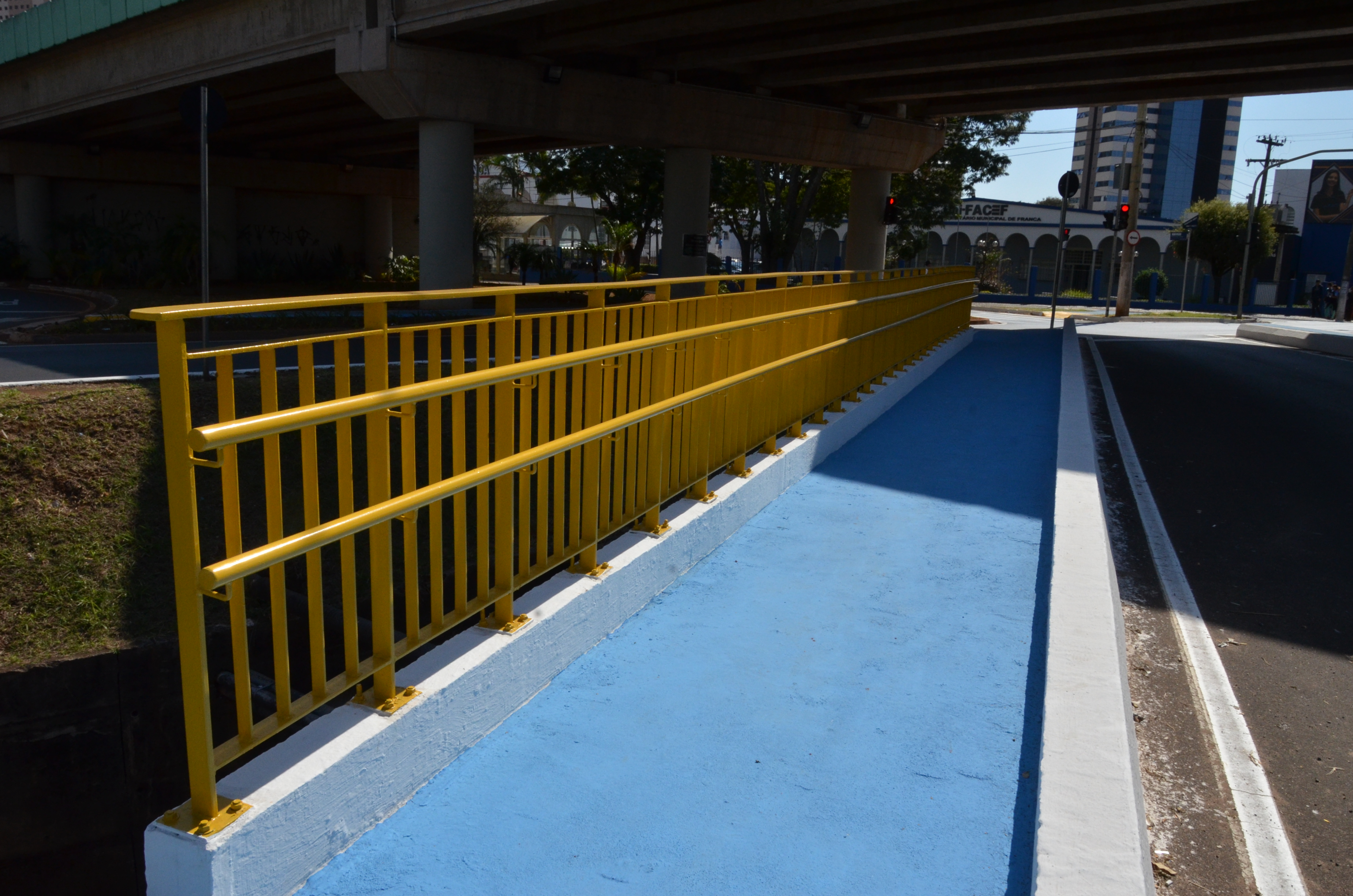 Viaduto Dona Quita e Avenidas recebem manutenção