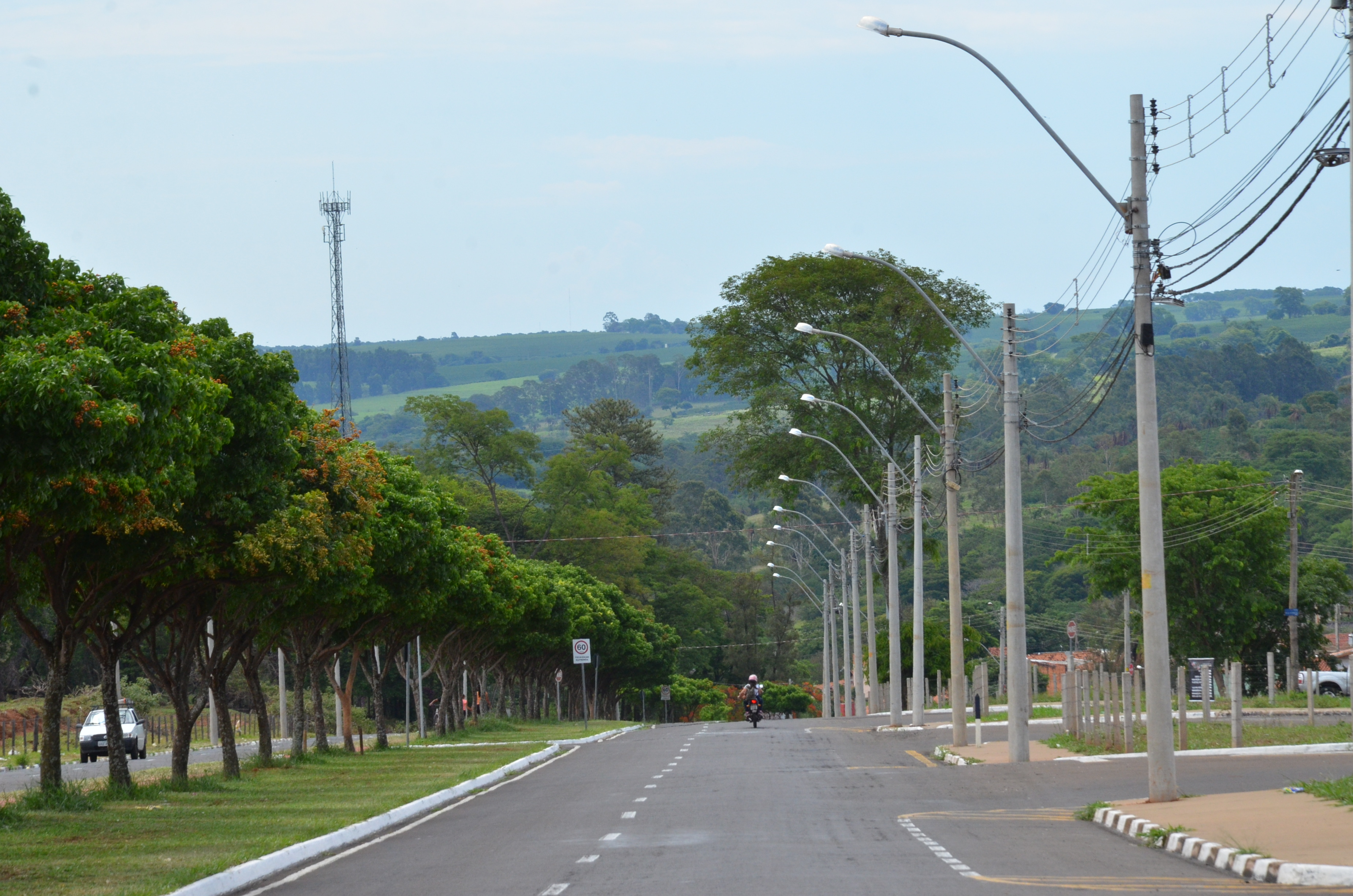 Av. Abrahão Brickmann tem iluminação ampliada