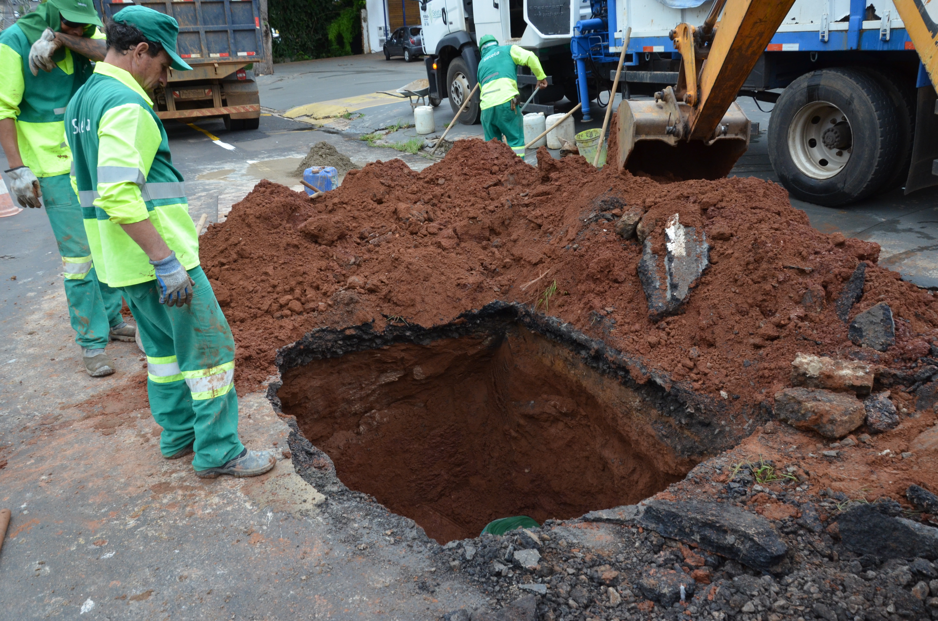 Galerias da Avenida Champagnat passam por reparos