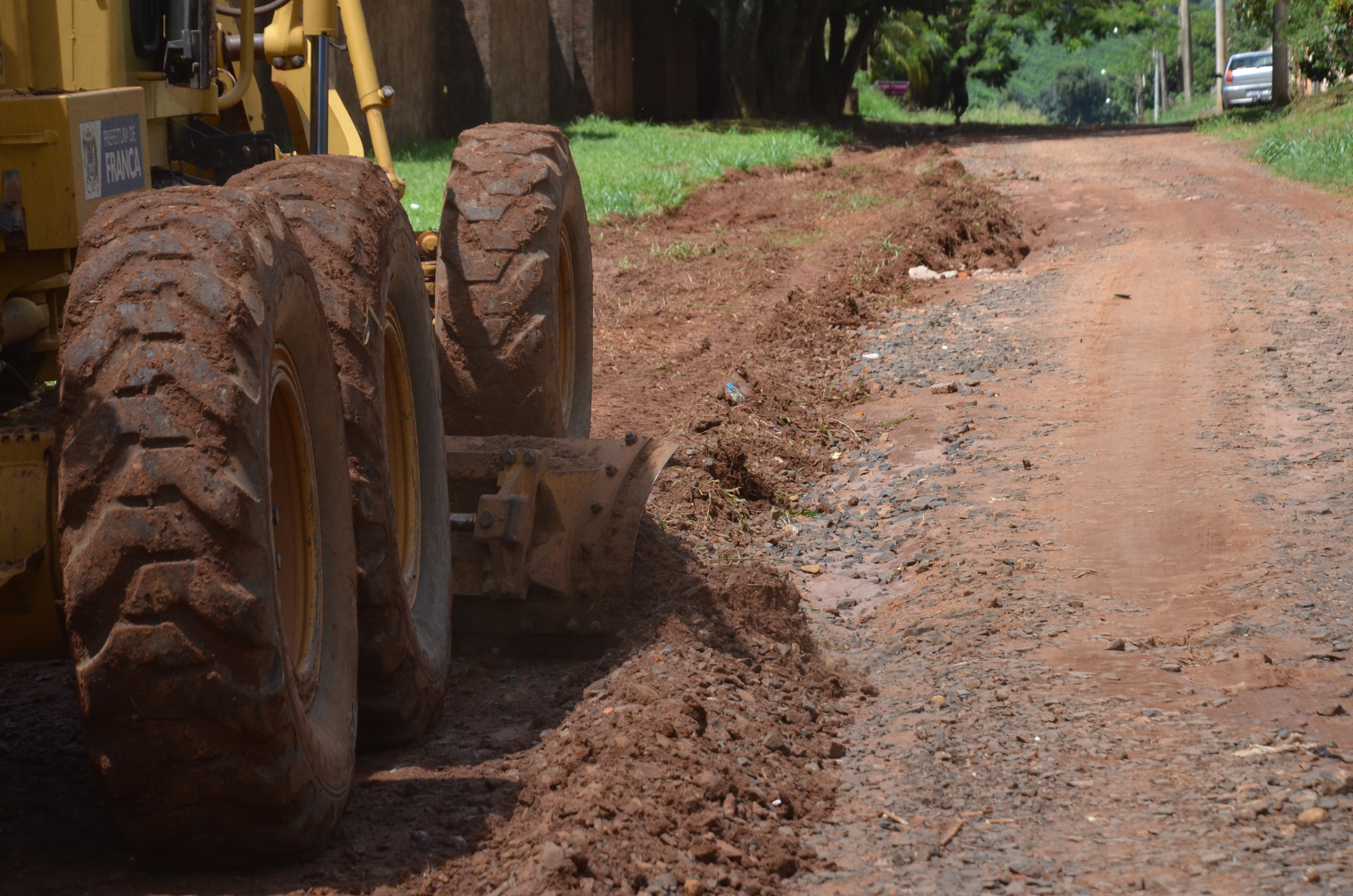 Prefeitura faz manutenção no Monte Carlo e Bom Jardim