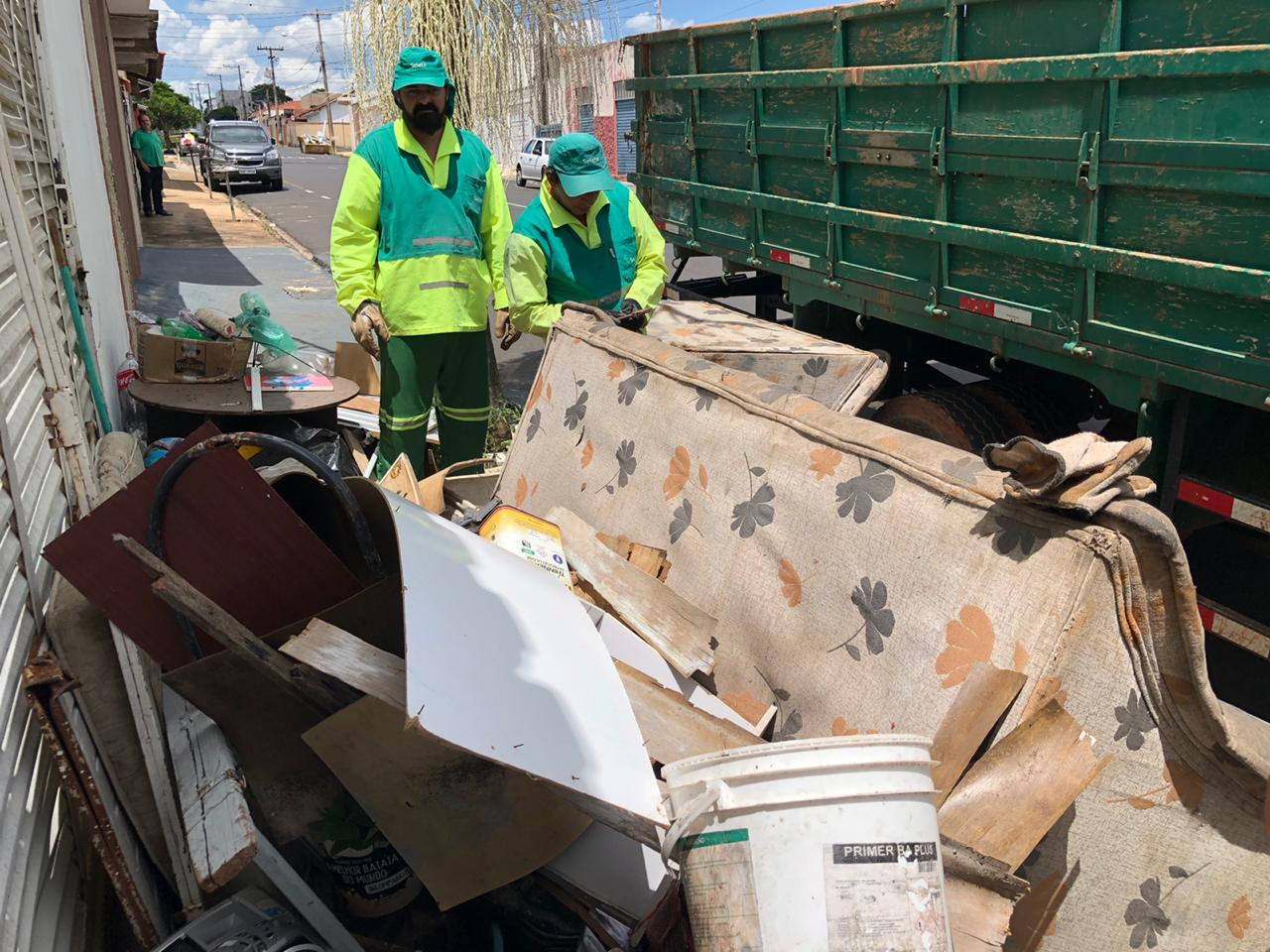 Arrastão da Limpeza segue pelos 31 bairros nesta segunda-feira