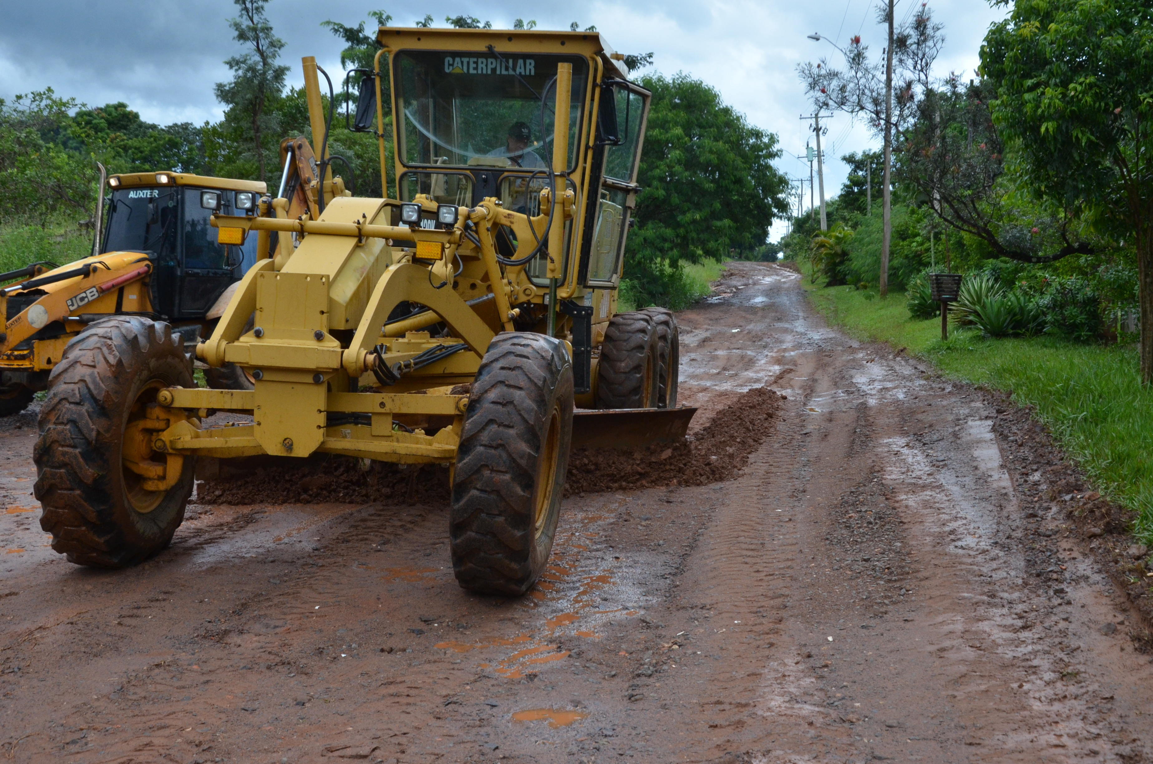 Prefeitura faz manutenção em chácaras sem asfalto