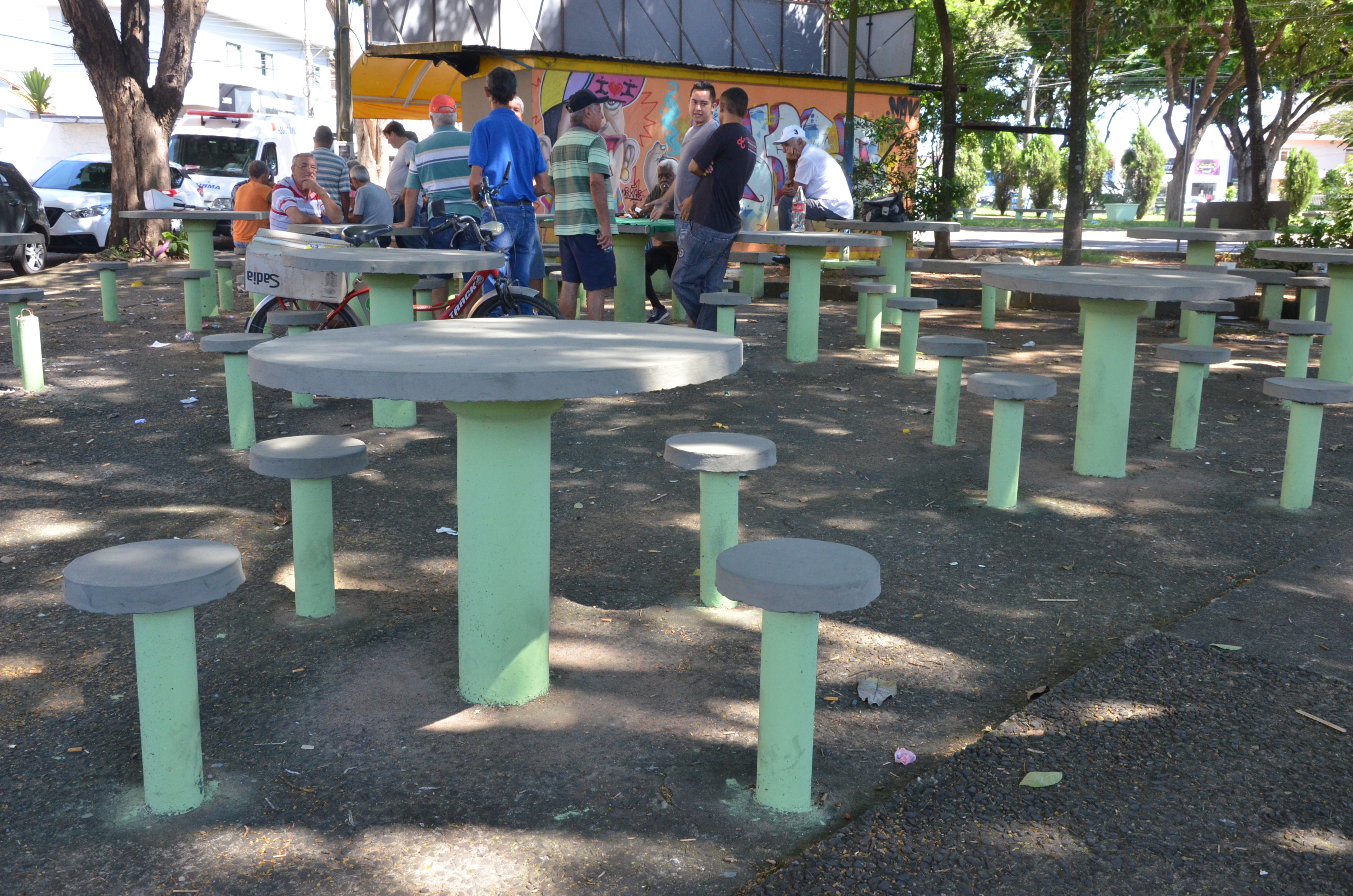 Praça das Bandeiras passa por revitalização