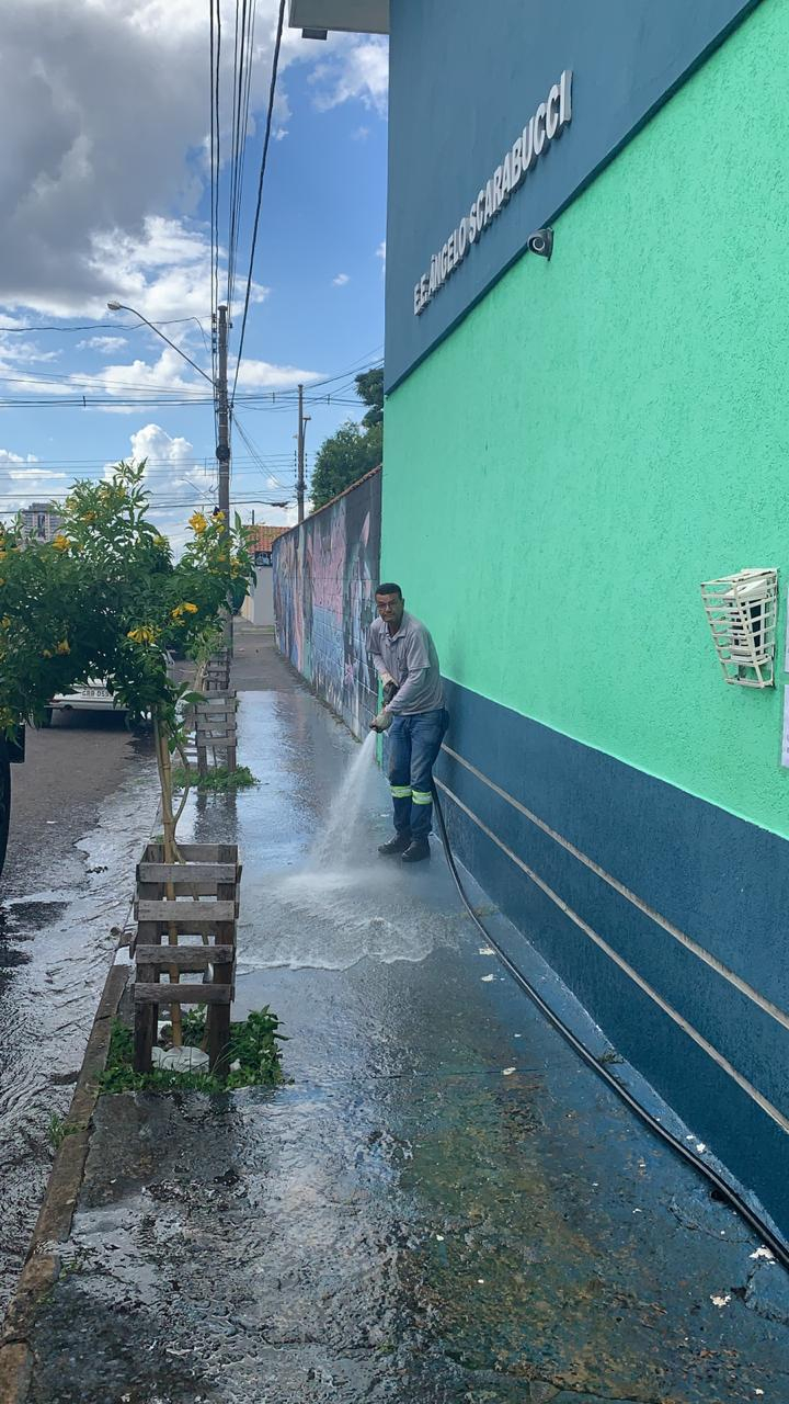 Higienização continua nos ambientes de vacinação