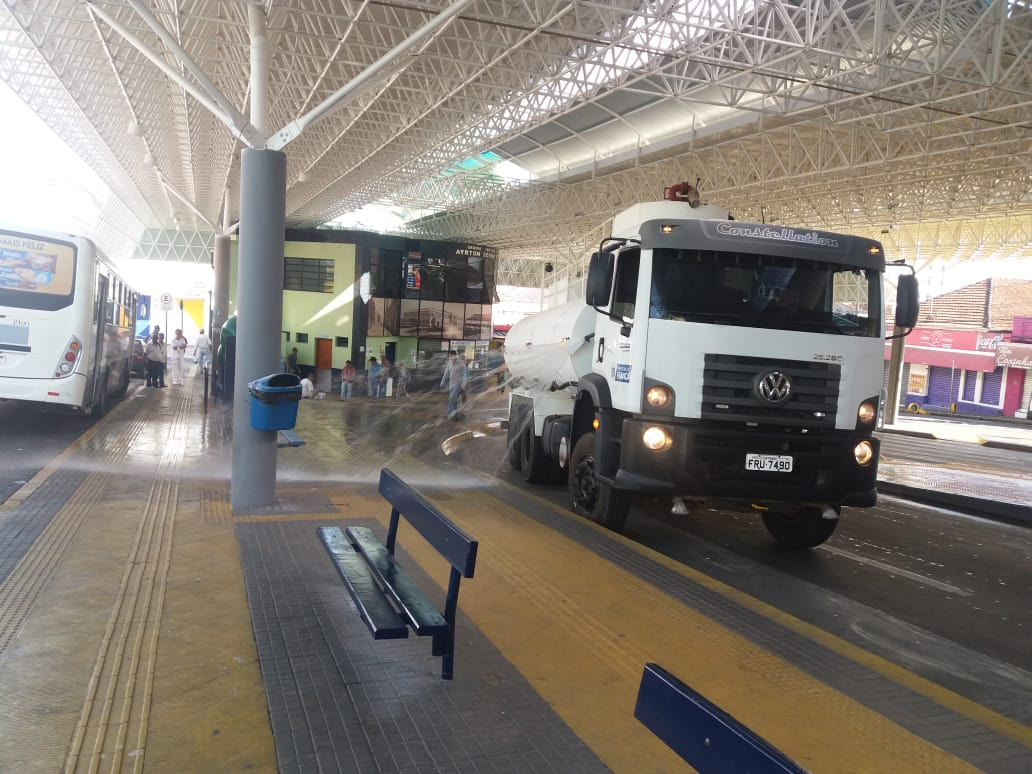 Desinfecção volta a ser feita no Terminal de Ônibus