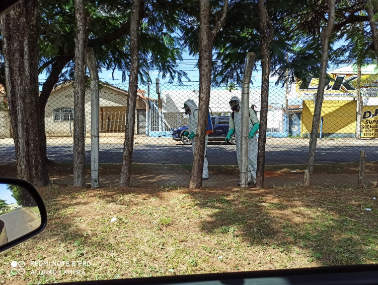 Prefeitura continua lavando ruas e repartições com cloro