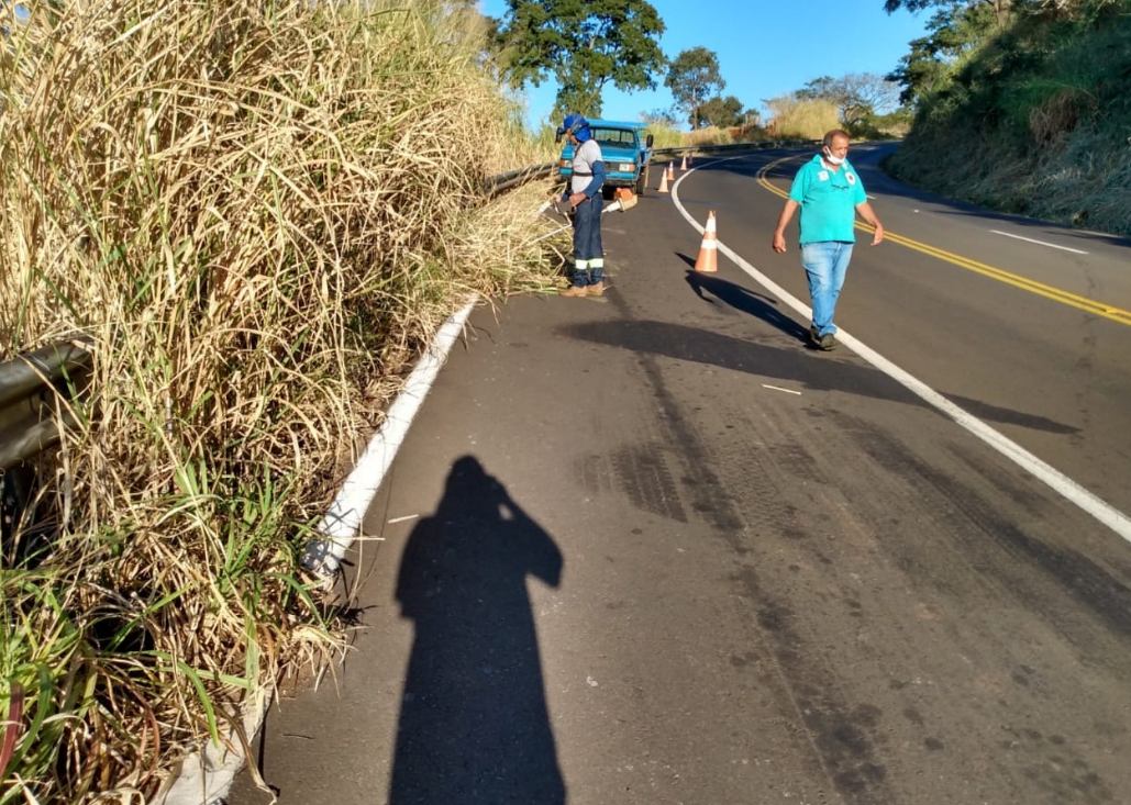 Manutenção  na rodovia Tancredo Neves