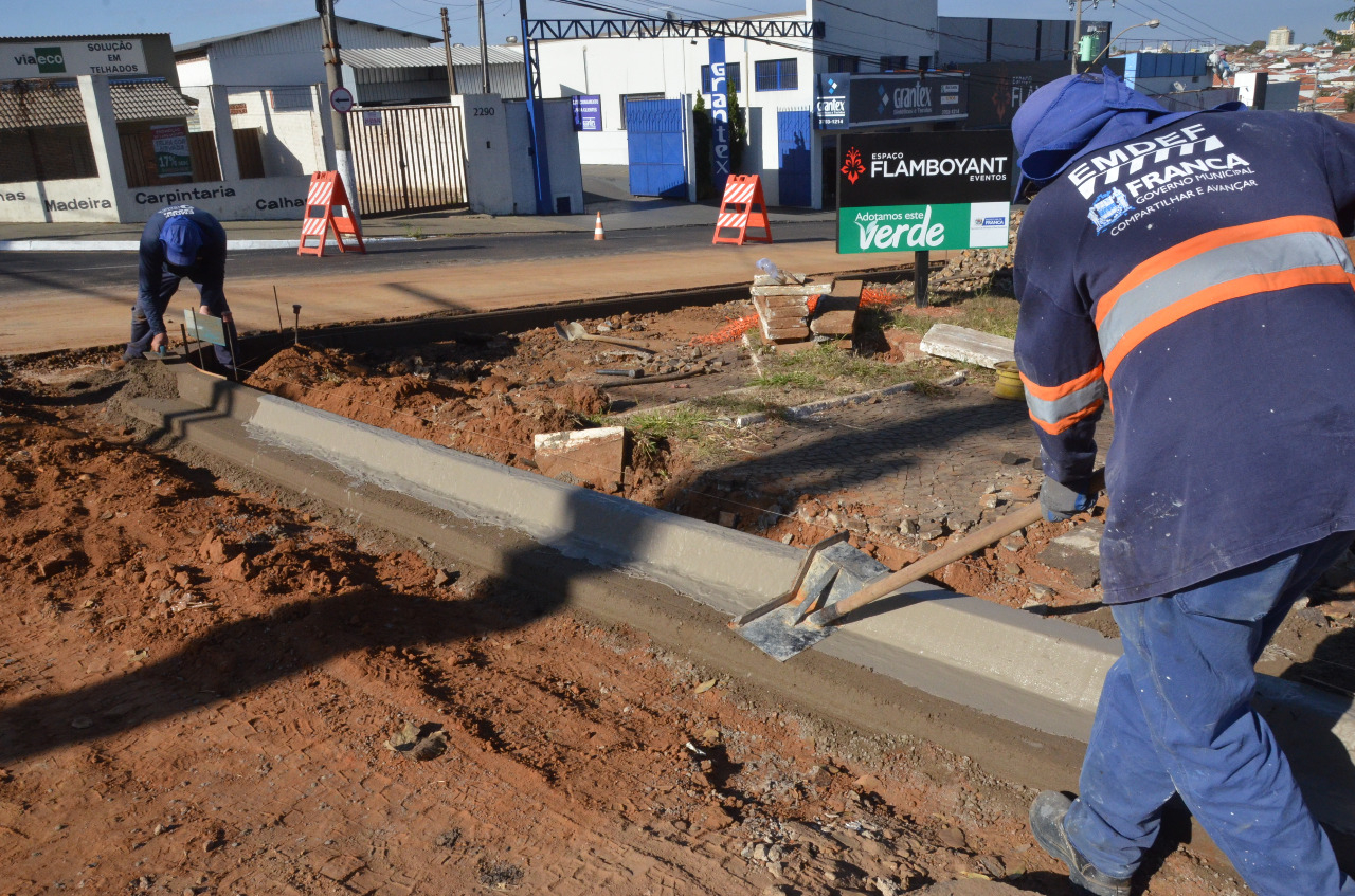 Prefeitura prepara semáforos na Presidente Vargas