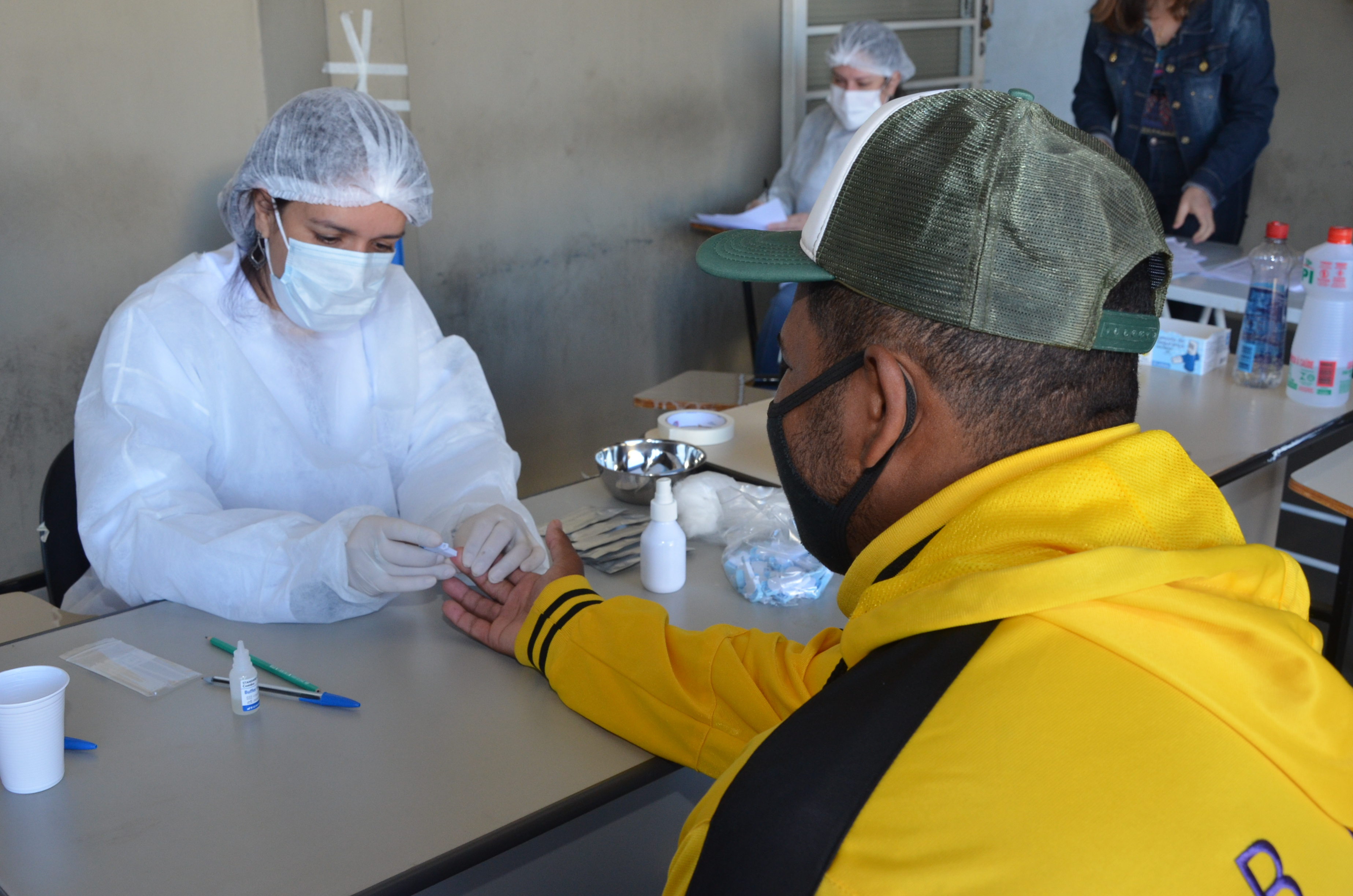Cooperados de recicláveis fazem capacitação para retorno das atividades